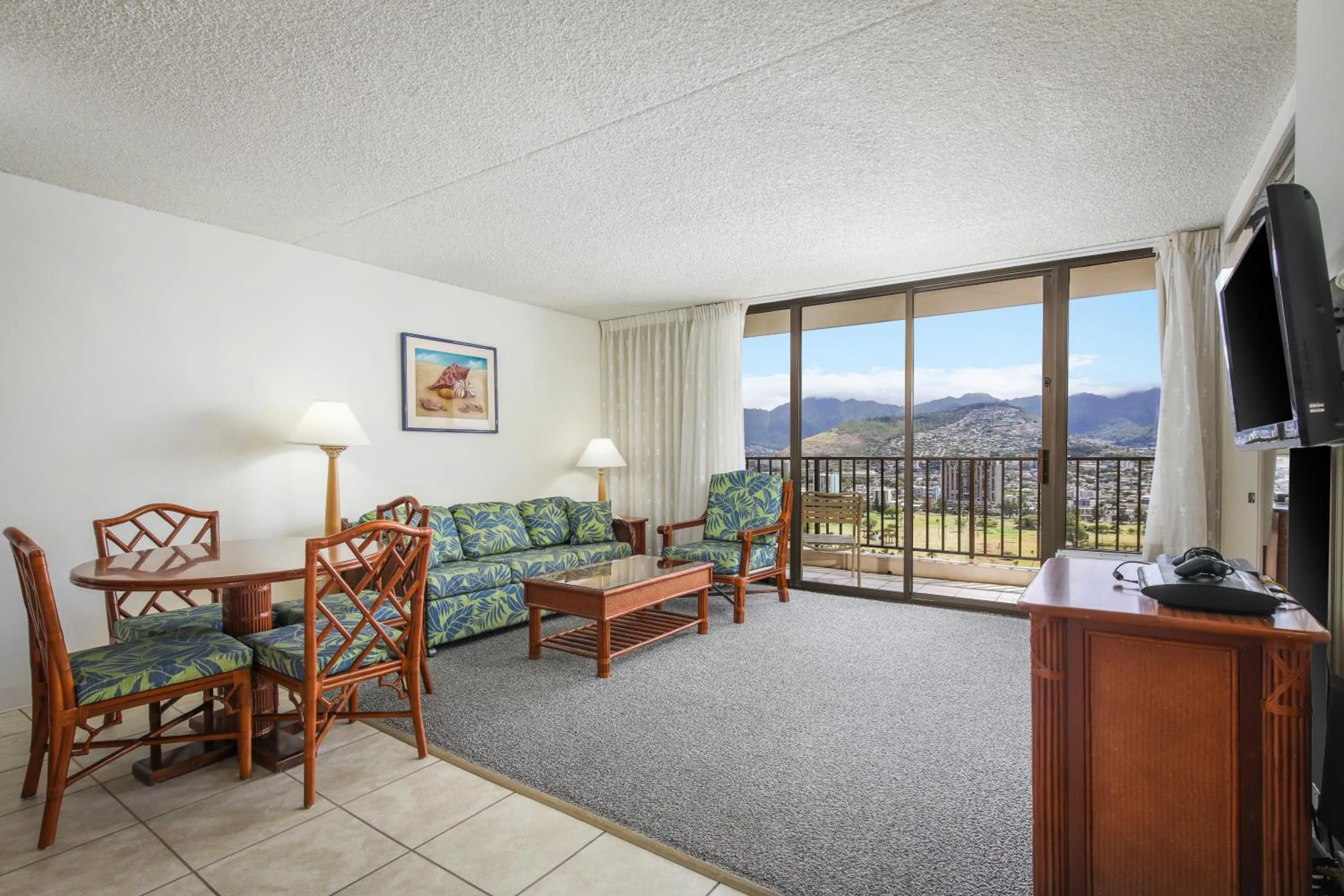 TV and multimedia in Aston at the Waikiki Banyan