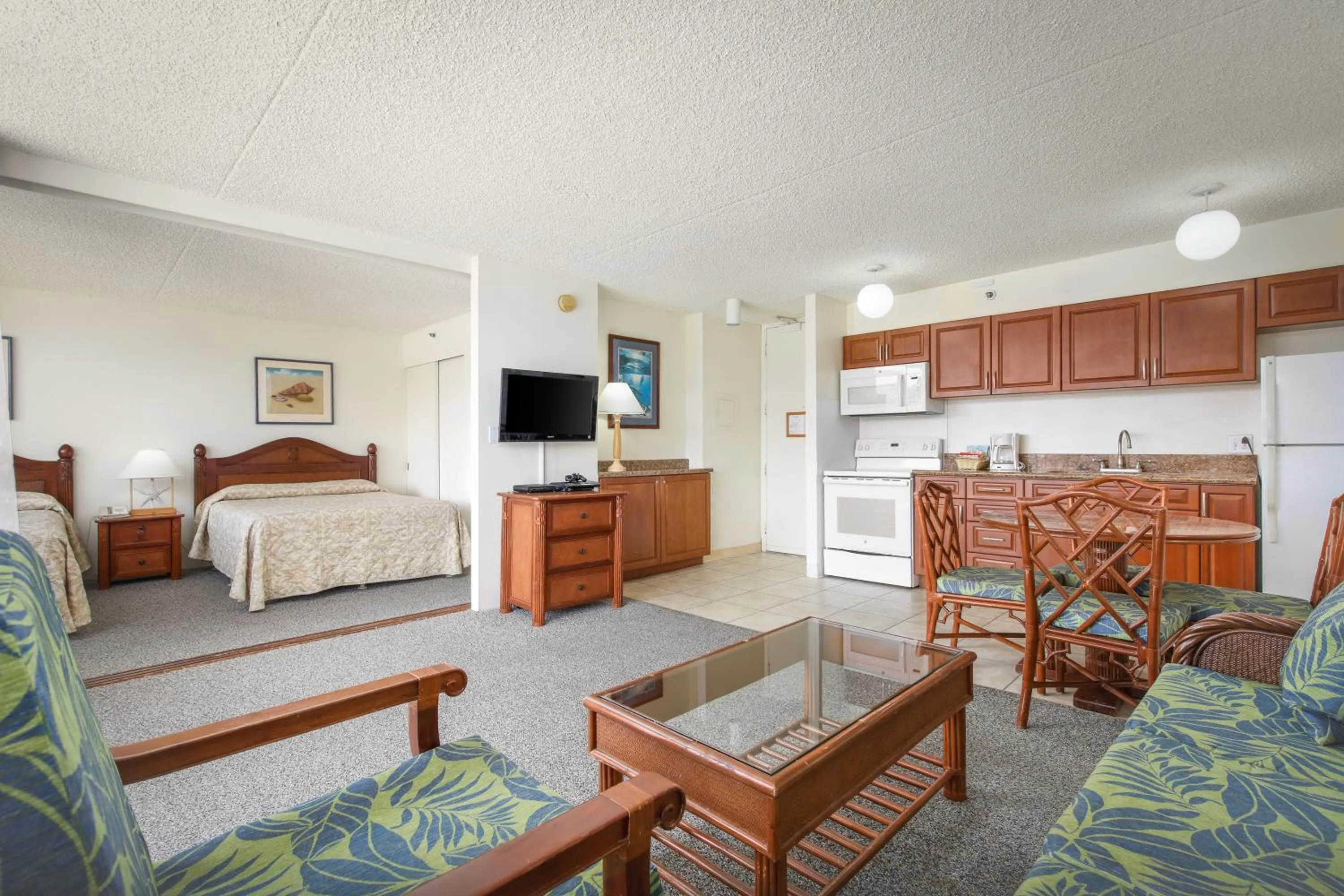 Bed in Aston at the Waikiki Banyan