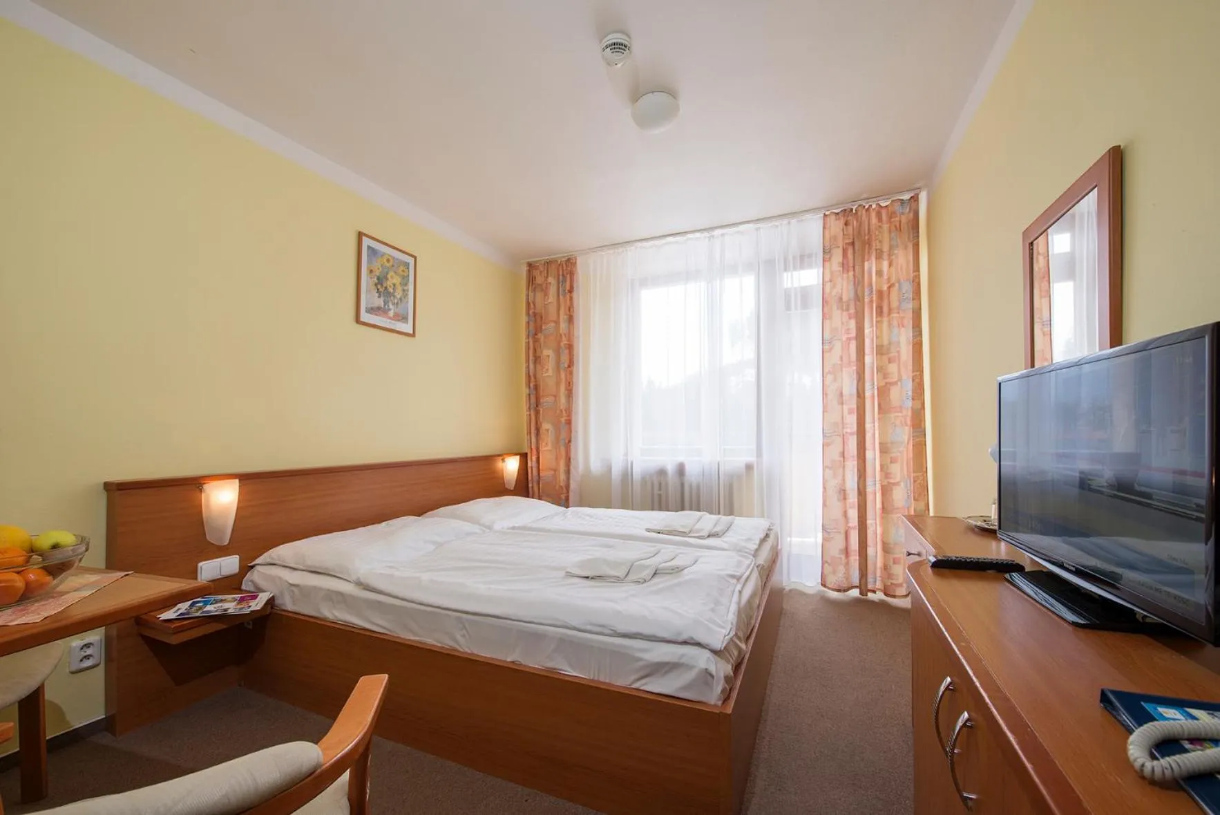 Photo of the whole room, Bed in Hotel SOREA SNP