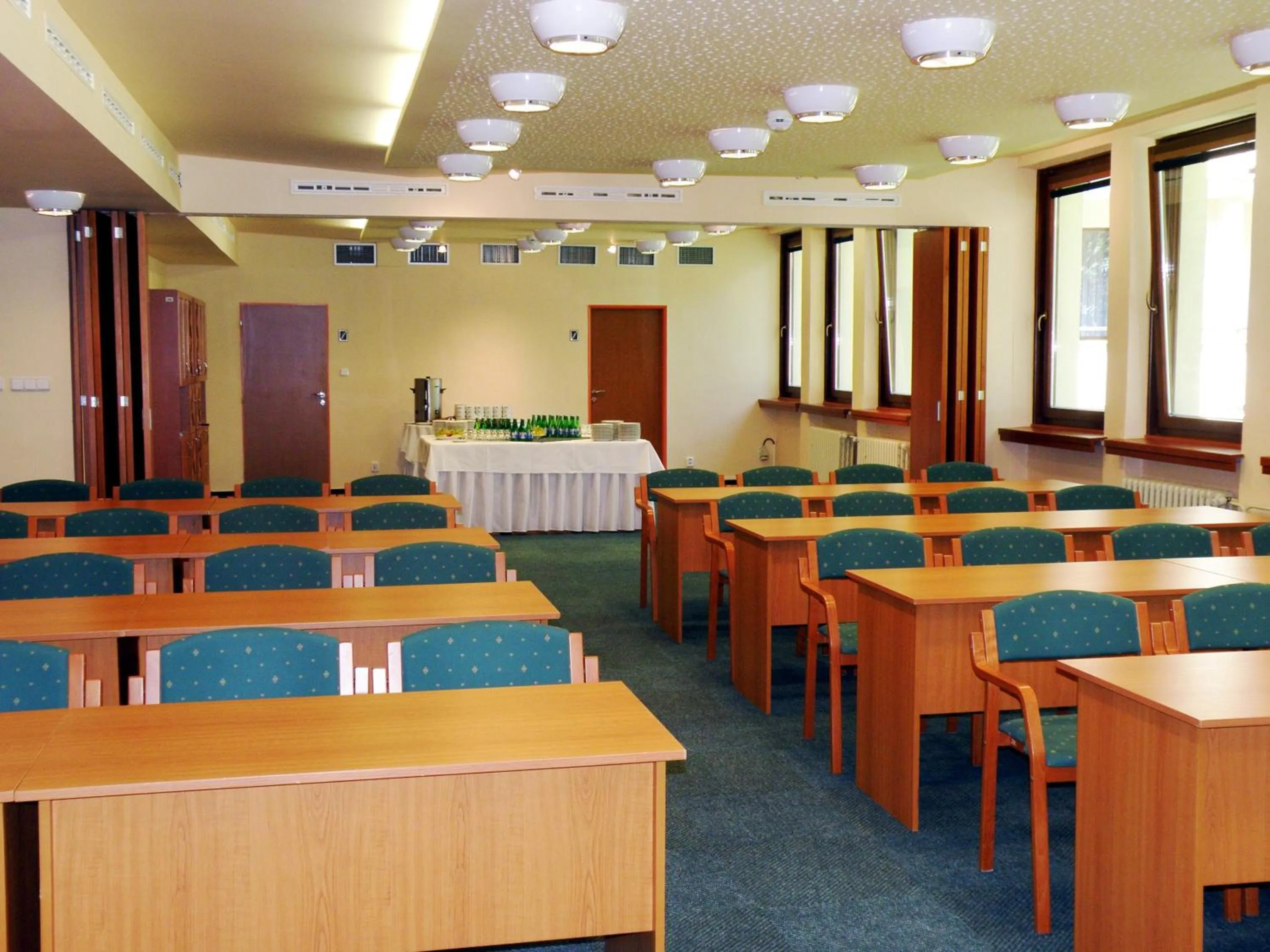 Business facilities in Hotel SOREA SNP