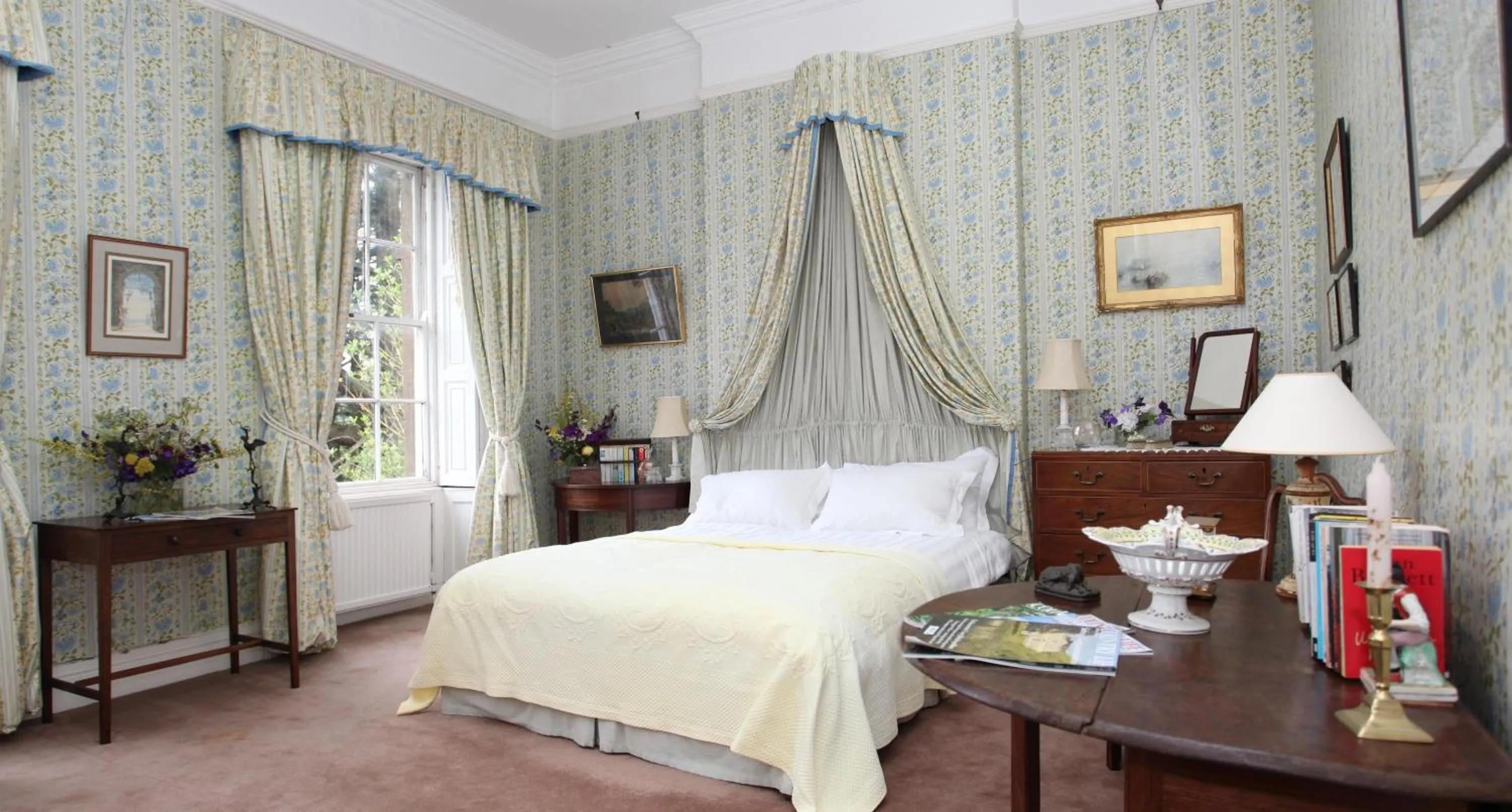 Bed in Ballydugan Country House