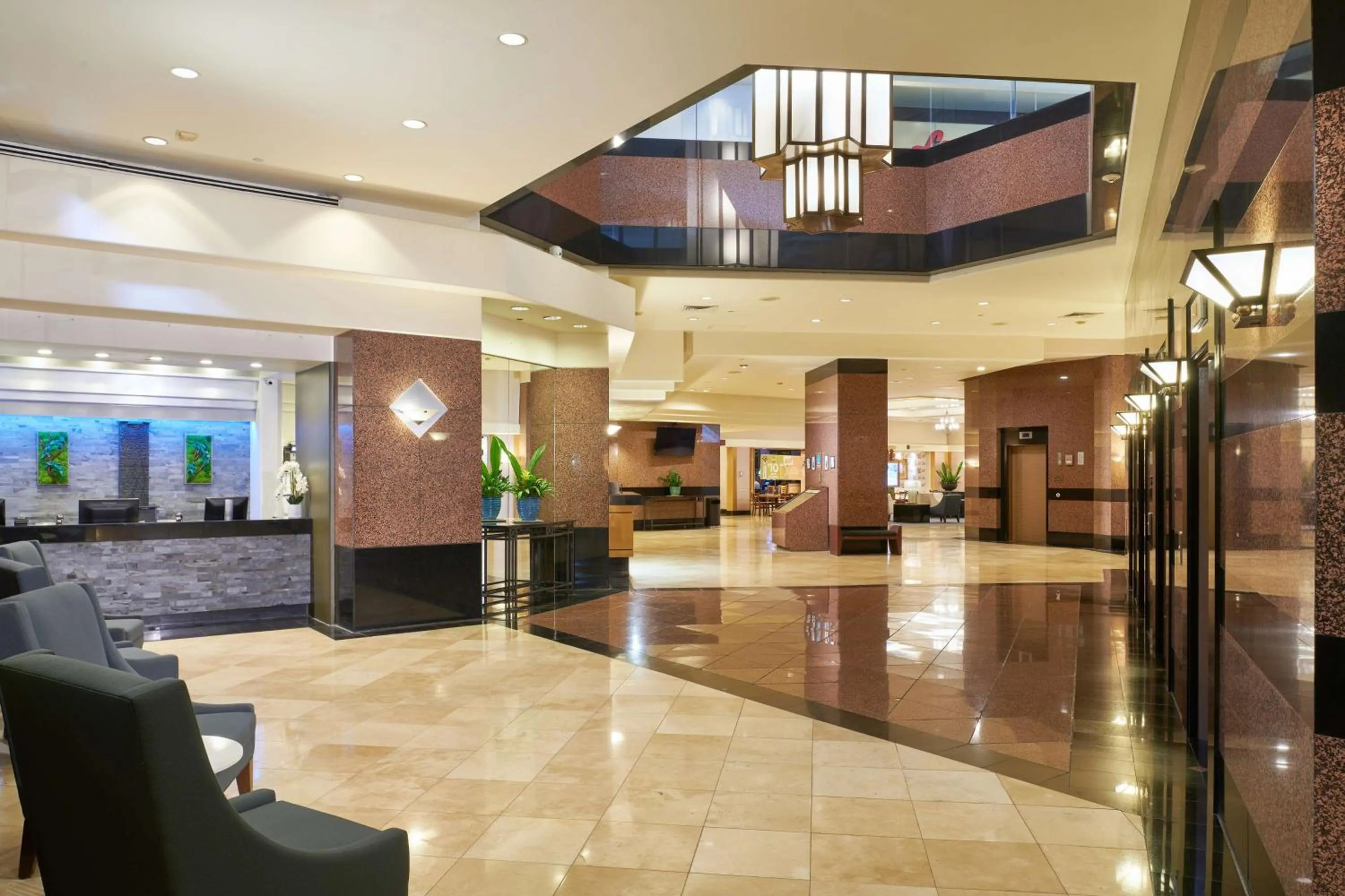 Lobby or reception in Aston at the Executive Centre Hotel