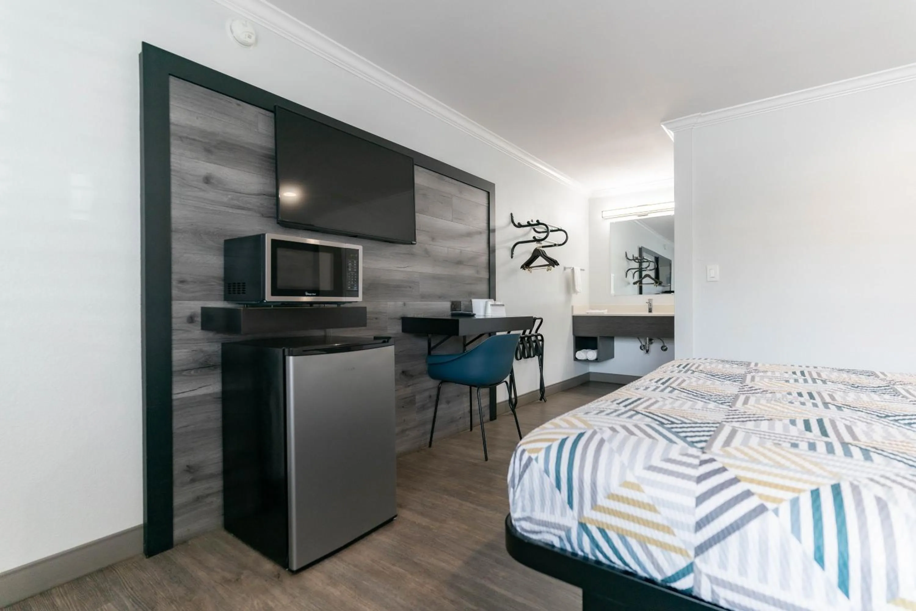 Bed in Motel 6 Pico Rivera - Los Angeles, CA