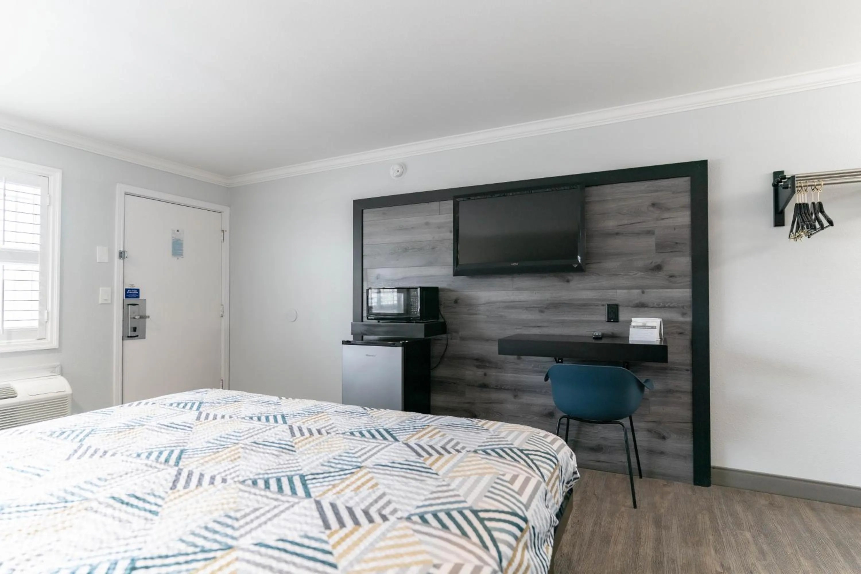 Bed in Motel 6 Pico Rivera - Los Angeles, CA