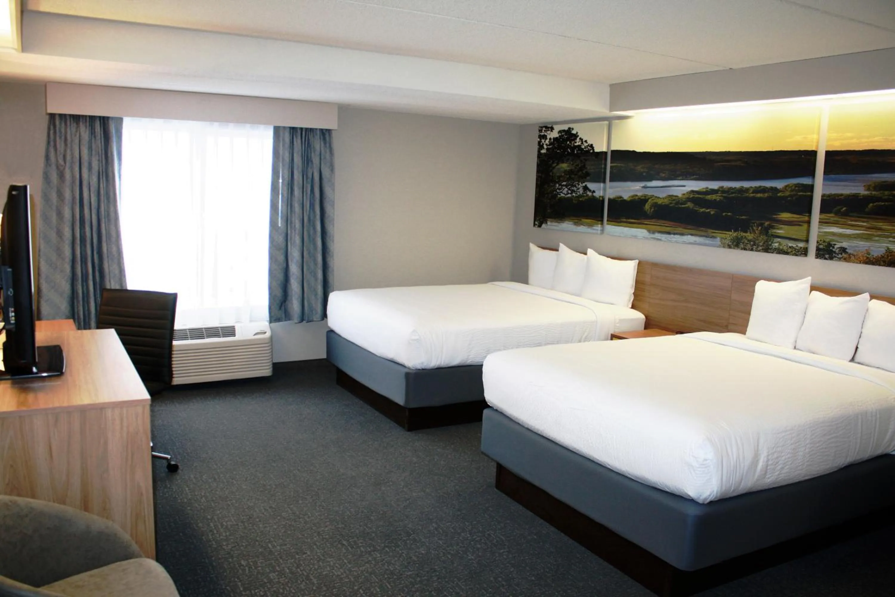 Photo of the whole room, Bed in Days Inn by Wyndham Eagan Minnesota Near Mall of America