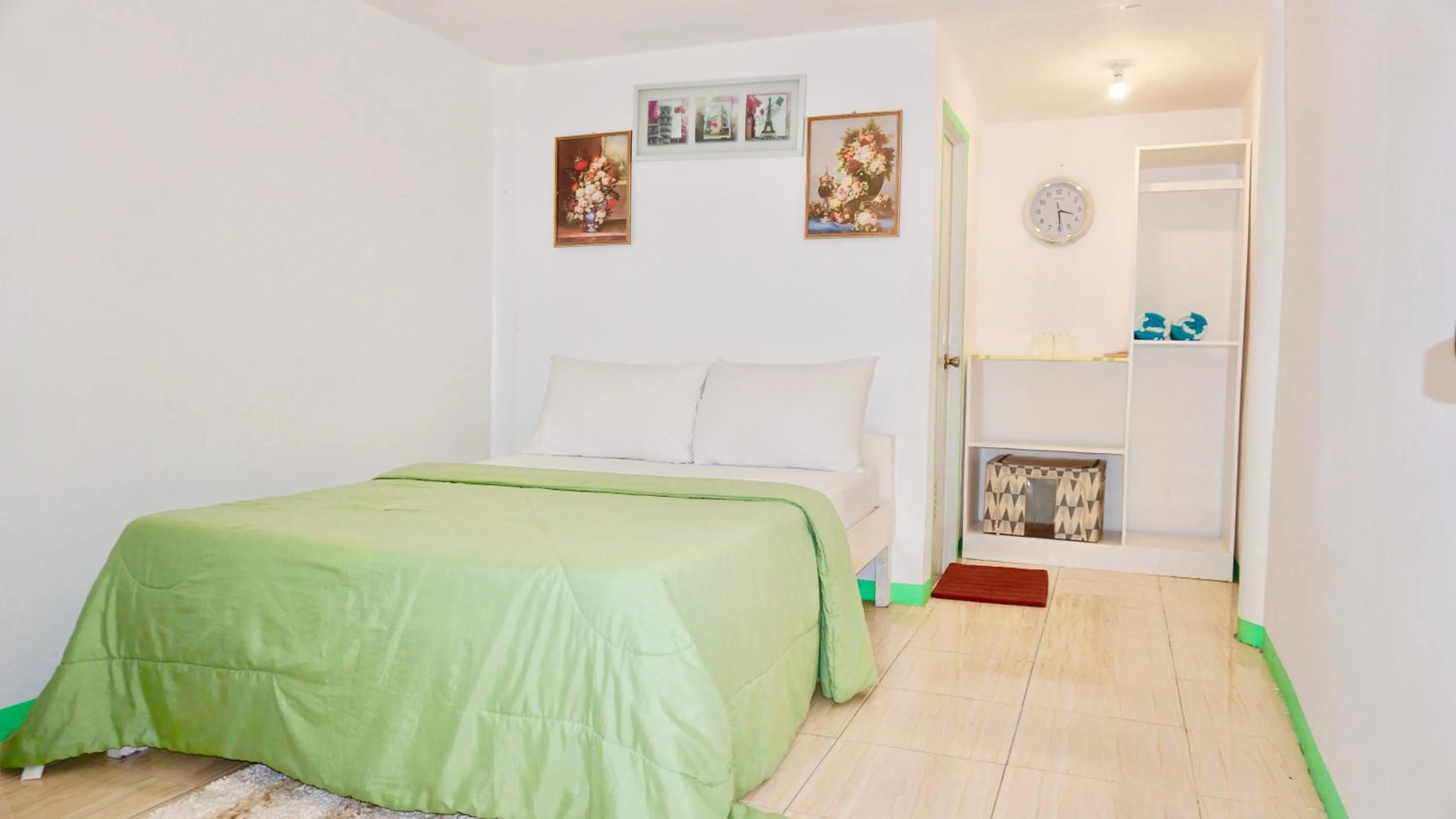 Bed in Mabuhay Thresher Dive Resort