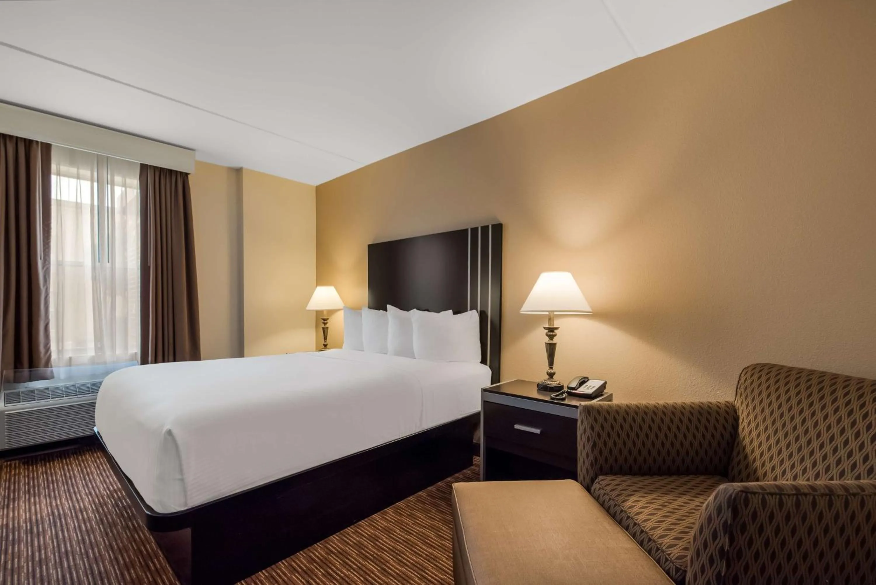 Bedroom, Bed in Best Western Philadelphia South - West Deptford Inn