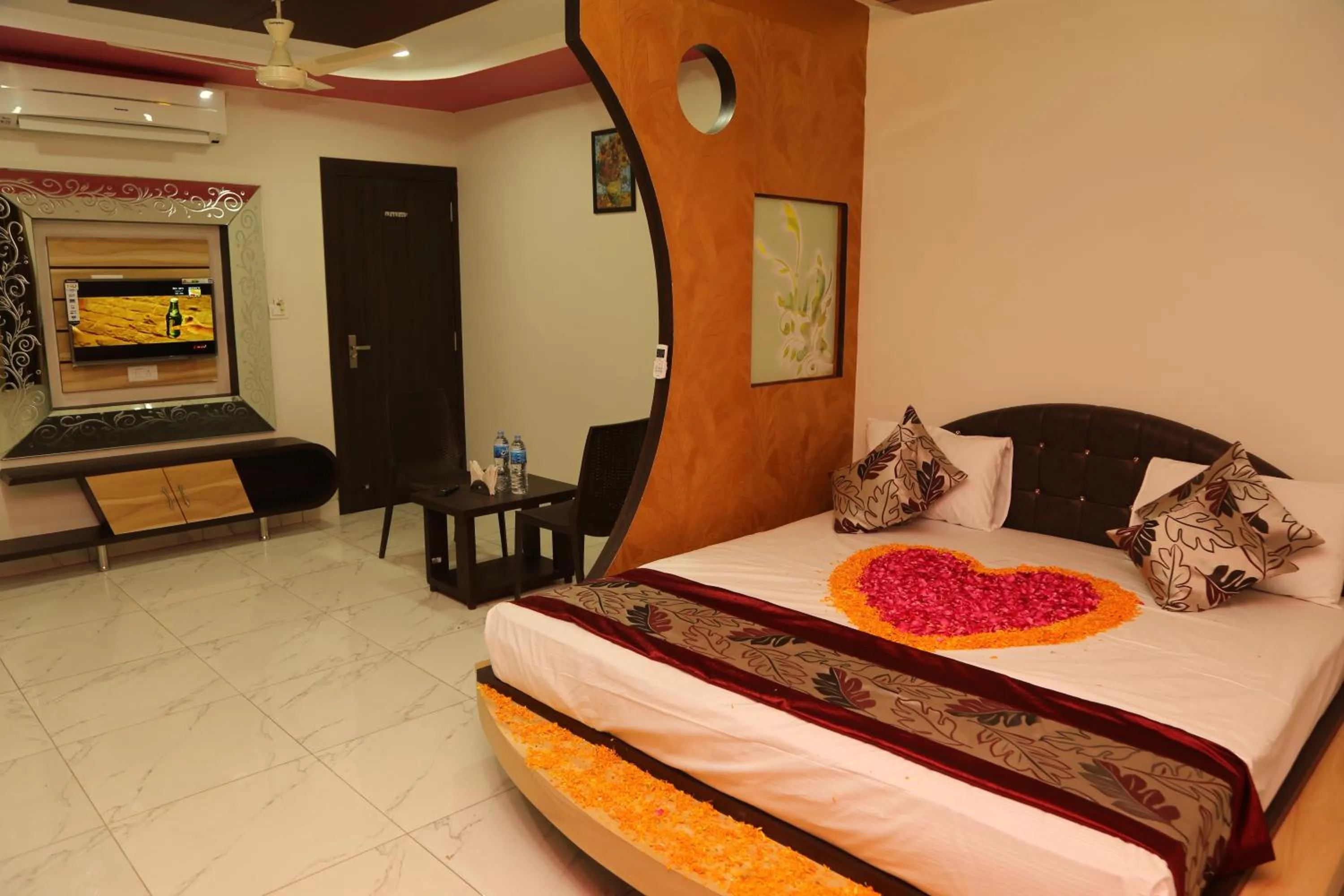 Bedroom, Bed in Shri Ram Residency