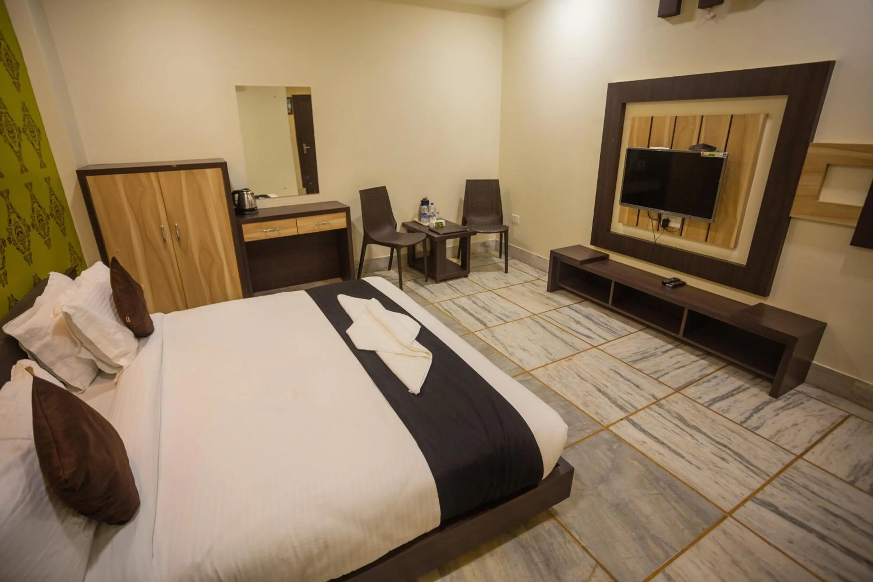 TV and multimedia, Bed in Shri Ram Residency