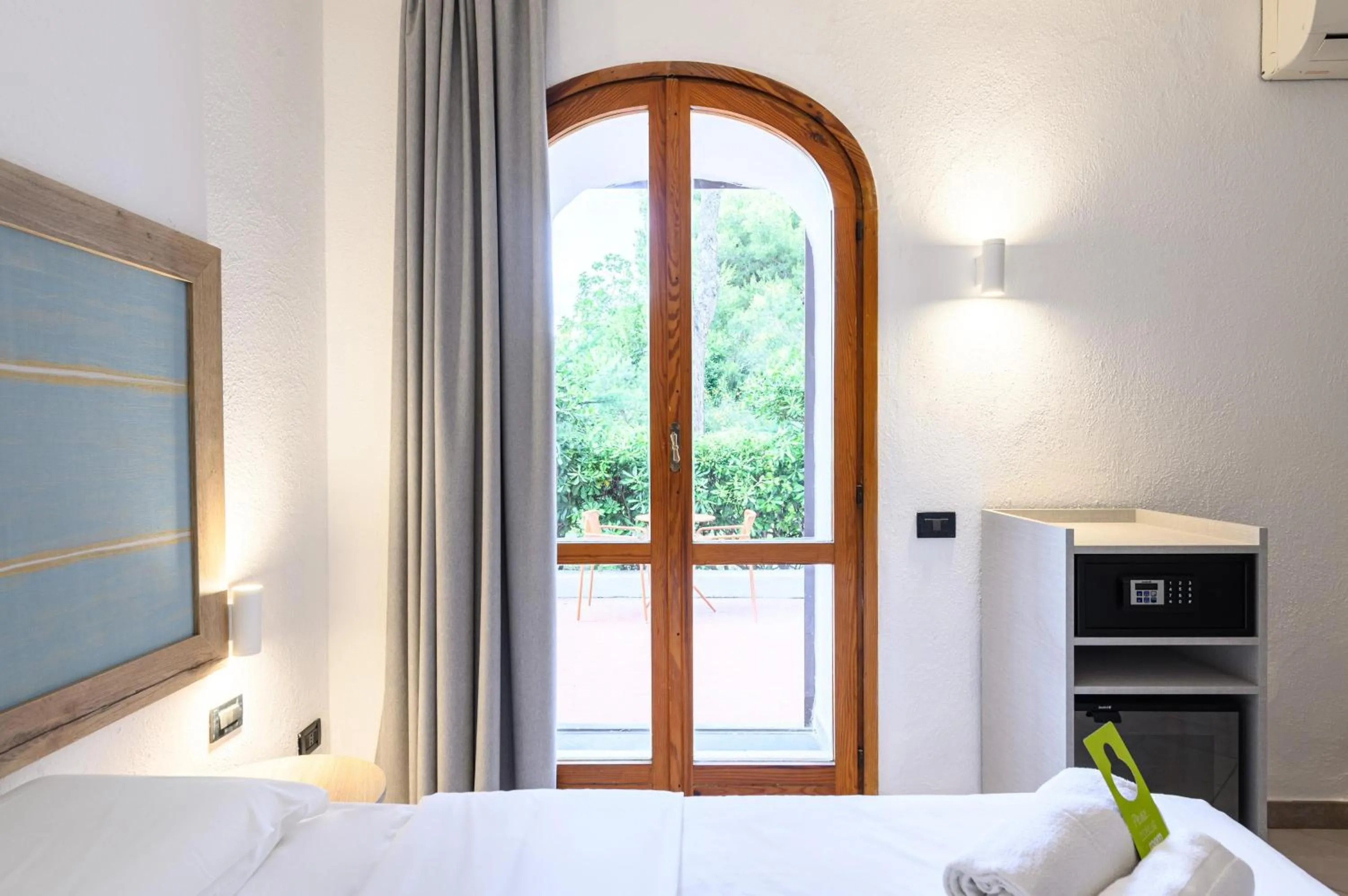 Photo of the whole room, Bed in B&B HOTEL Ischia San Nicola