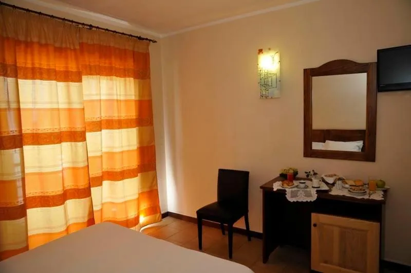 Decorative detail, Bed in Hotel Fly