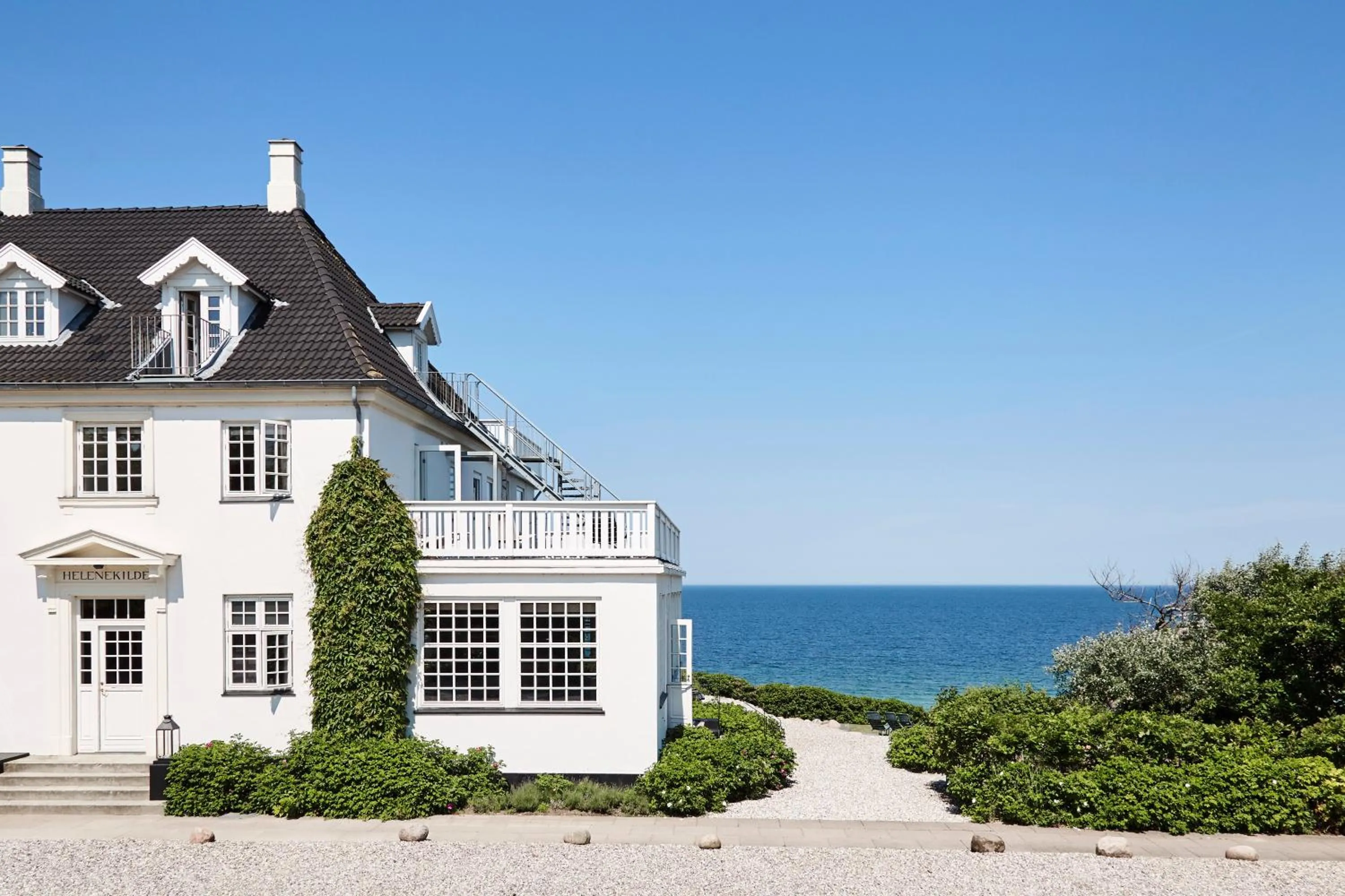 Facade/entrance in Helenekilde Badehotel