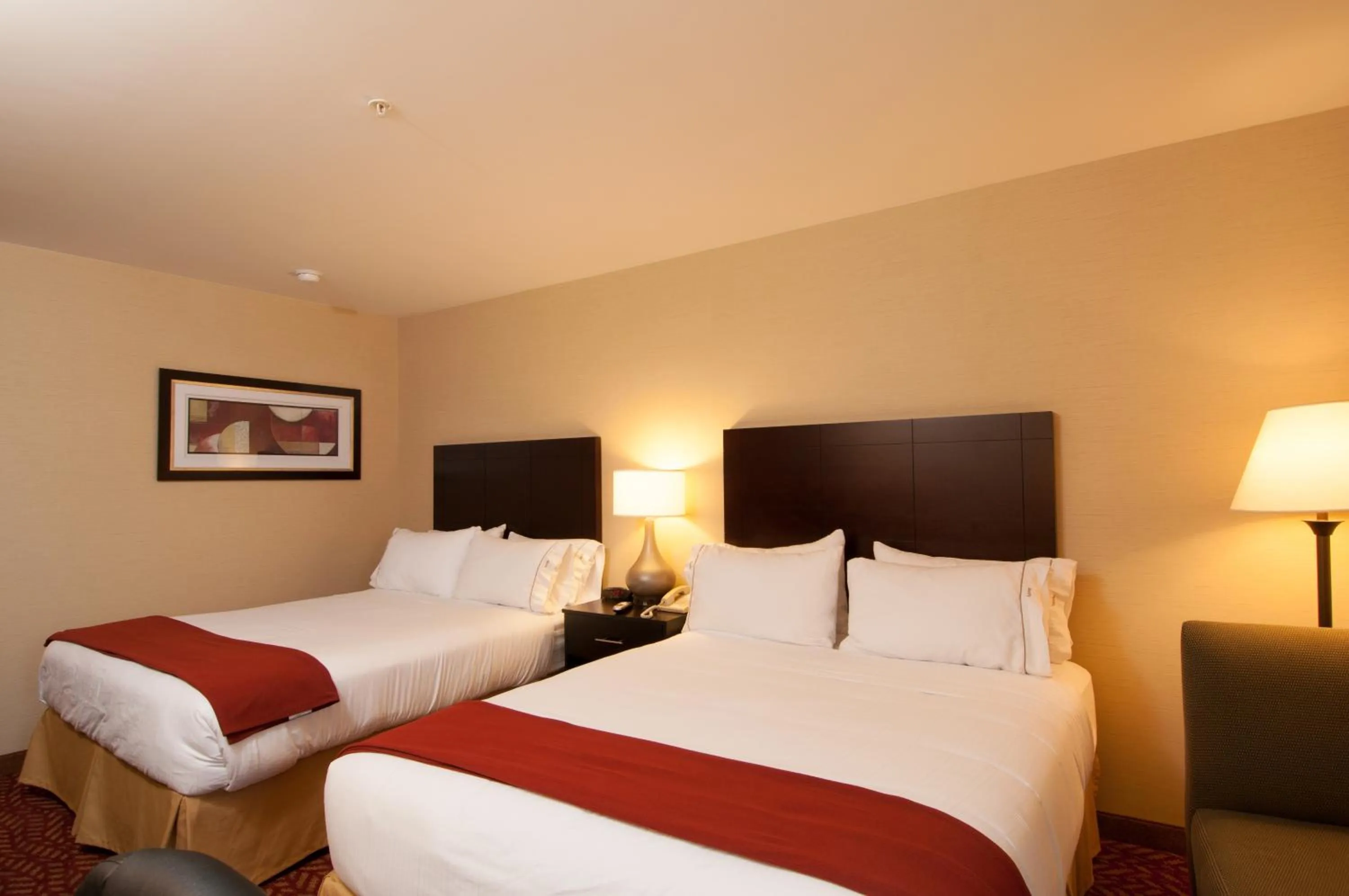Bedroom, Bed in Holiday Inn Express Vernon-Manchester by IHG
