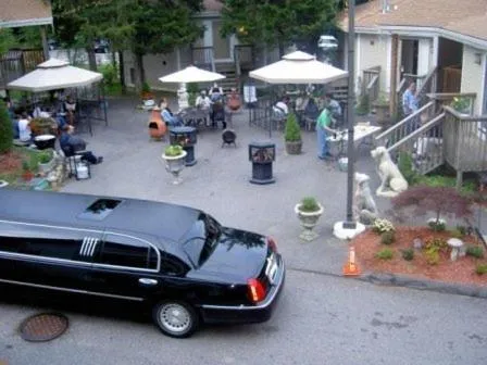 Patio in Cedar Park Inn