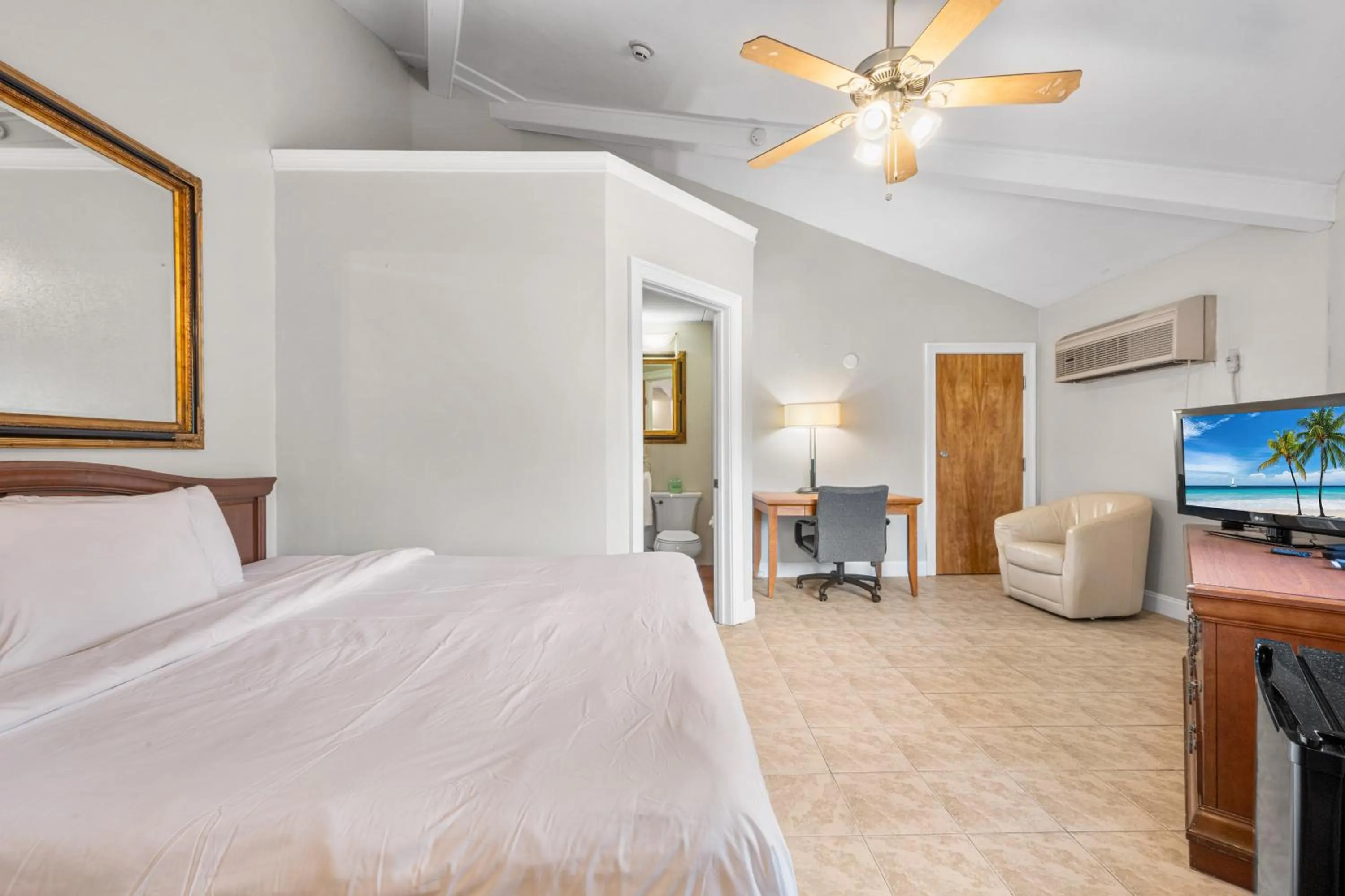 Bed in Cedar Park Inn