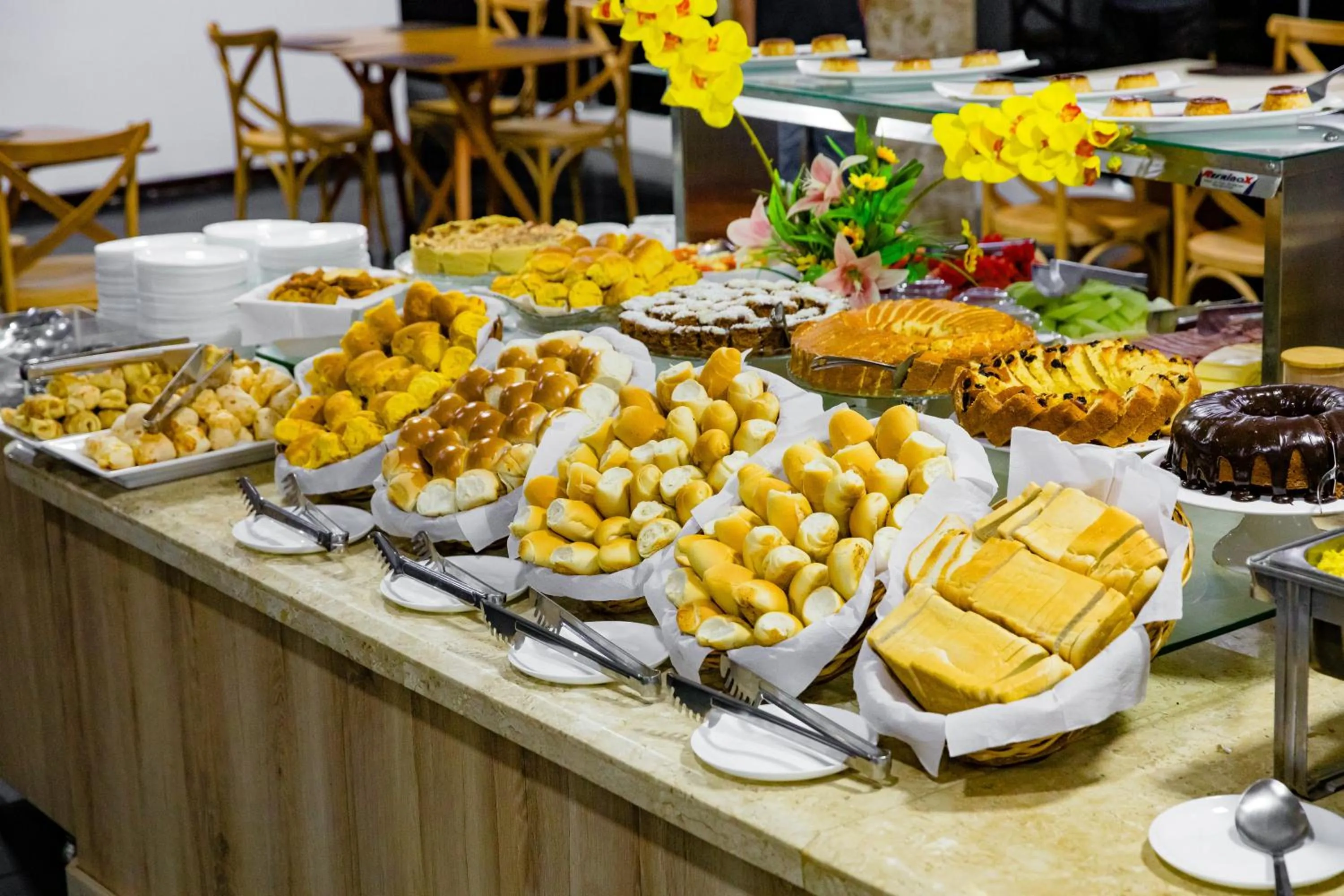 Food in El Aram Beach Express