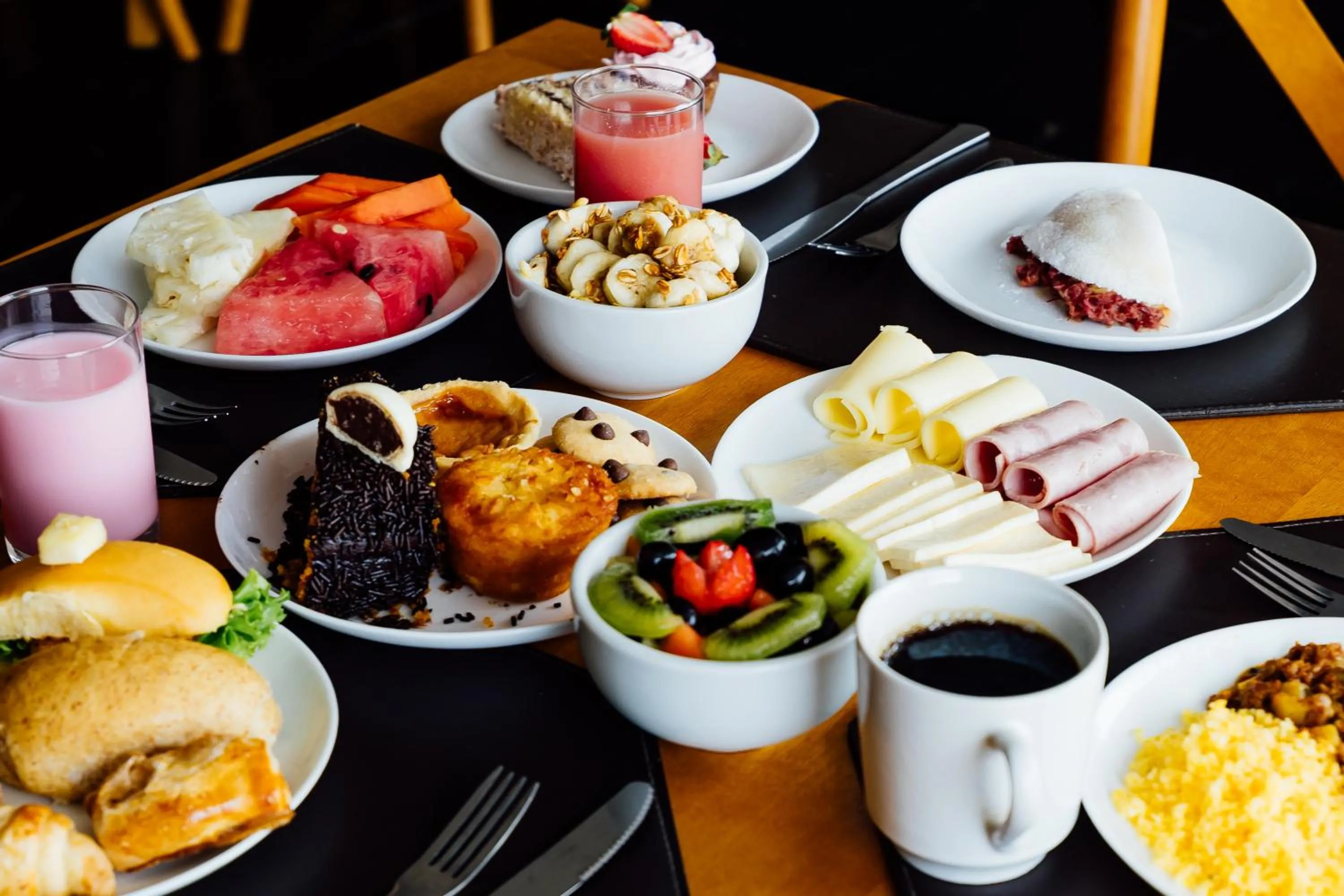 Breakfast in El Aram Beach Express