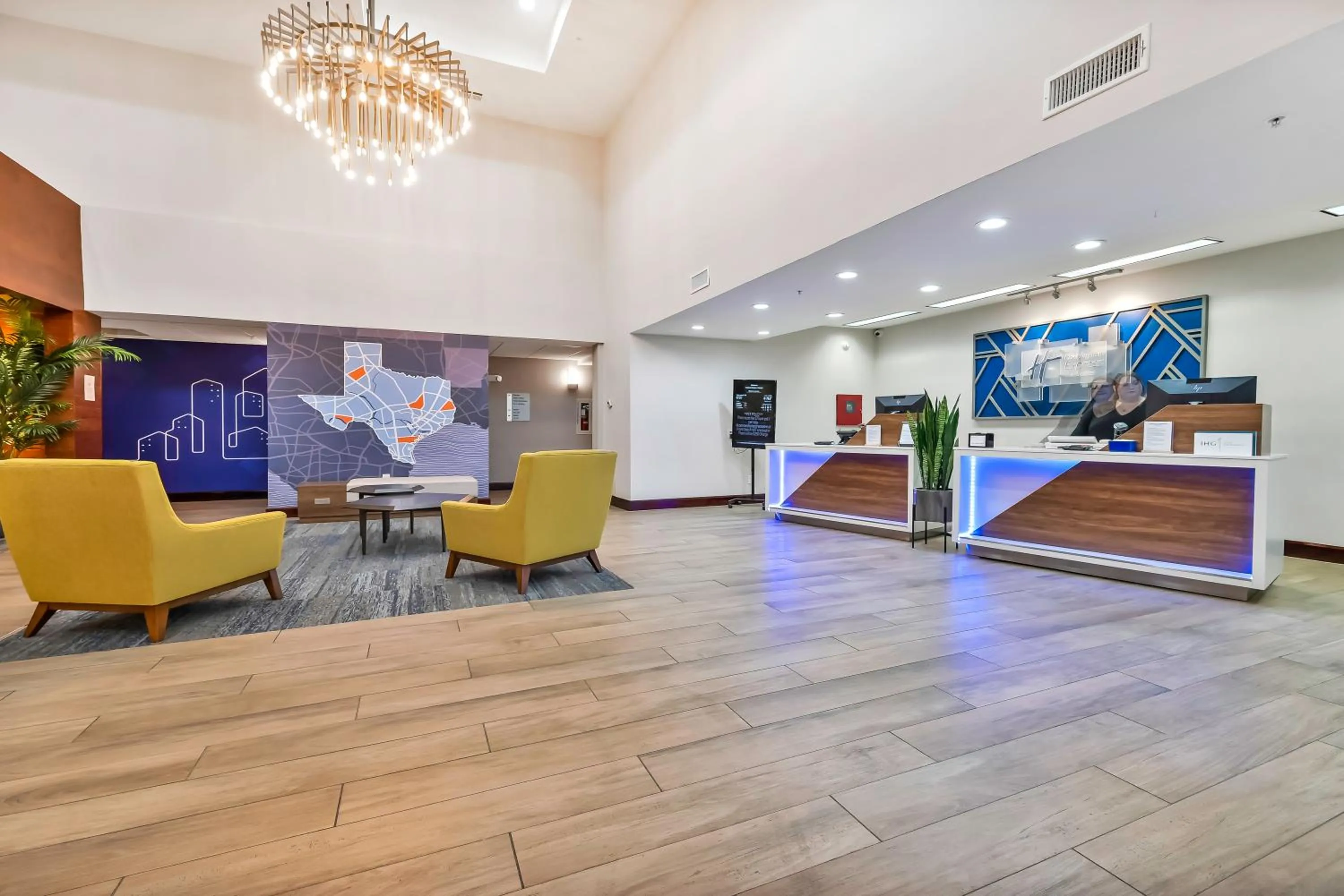 Lobby or reception in Holiday Inn Express Palestine by IHG