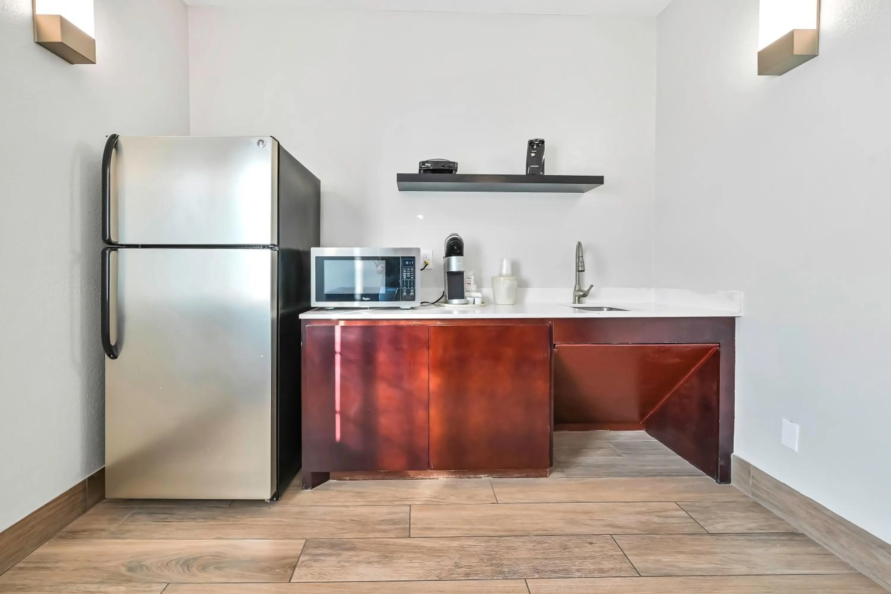 Kitchen or kitchenette in Holiday Inn Express Palestine by IHG