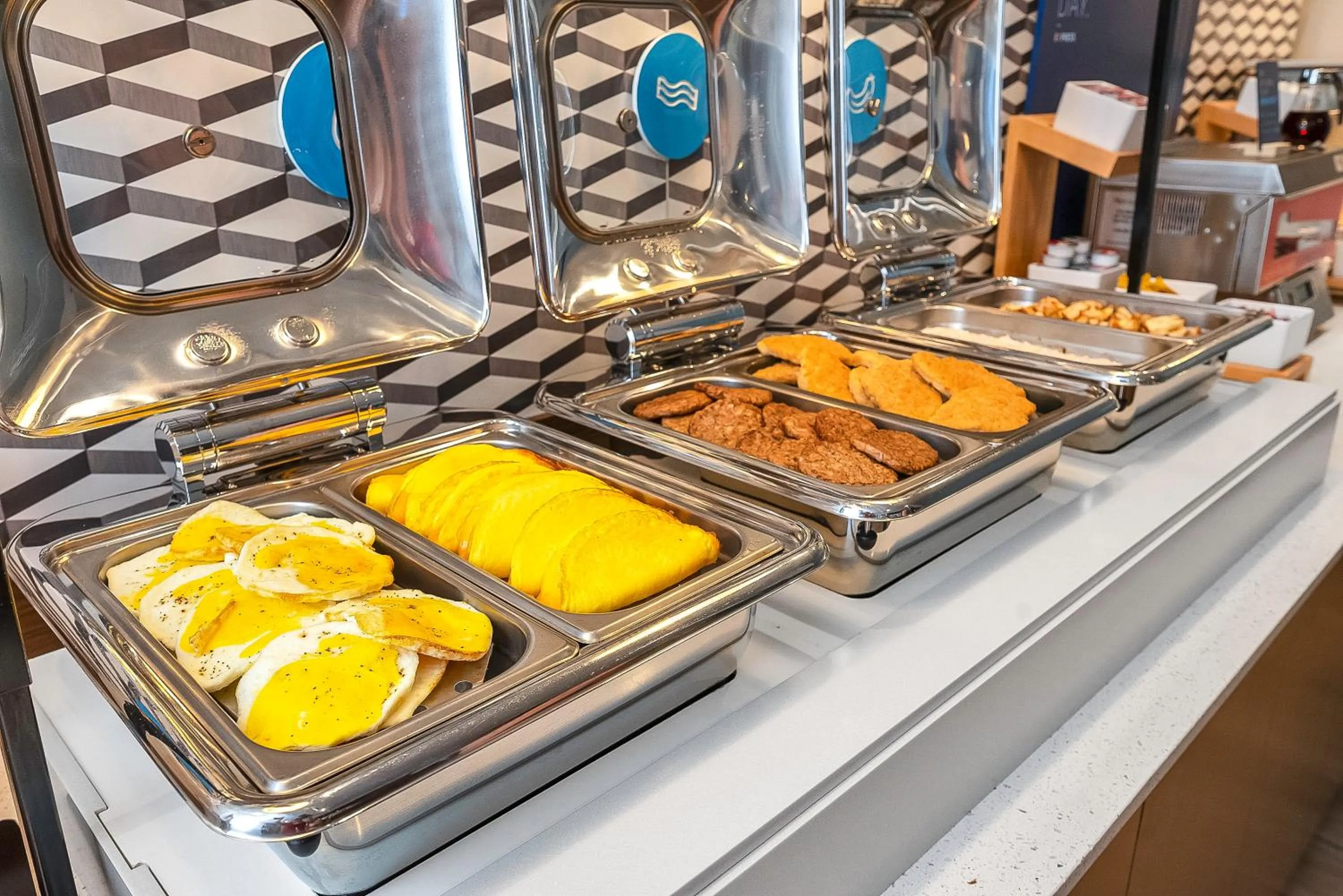 Breakfast in Holiday Inn Express Palestine by IHG