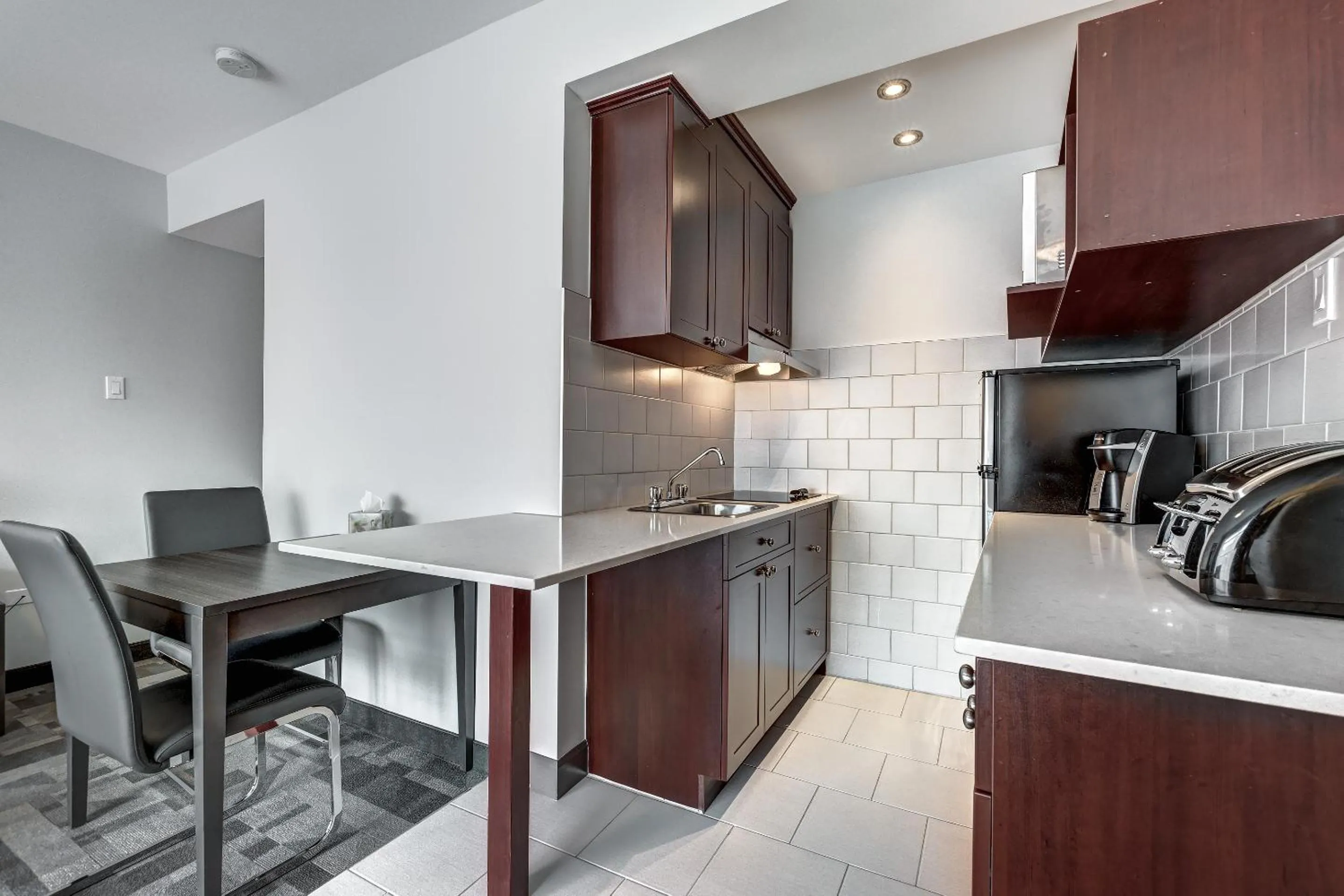 kitchen in Terrasse Royale Hotel