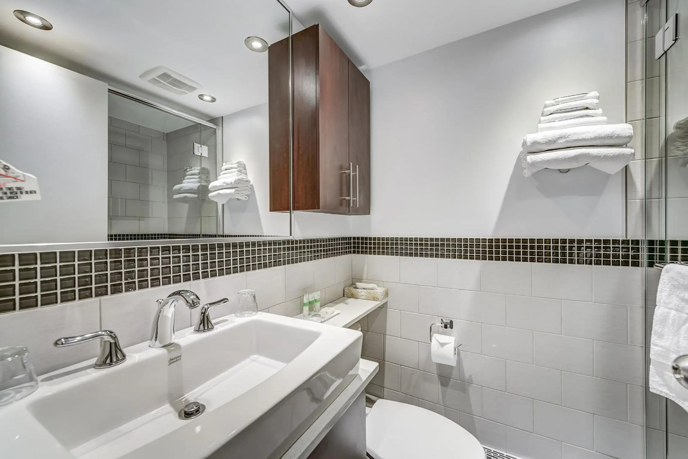 Bathroom in Terrasse Royale Hotel