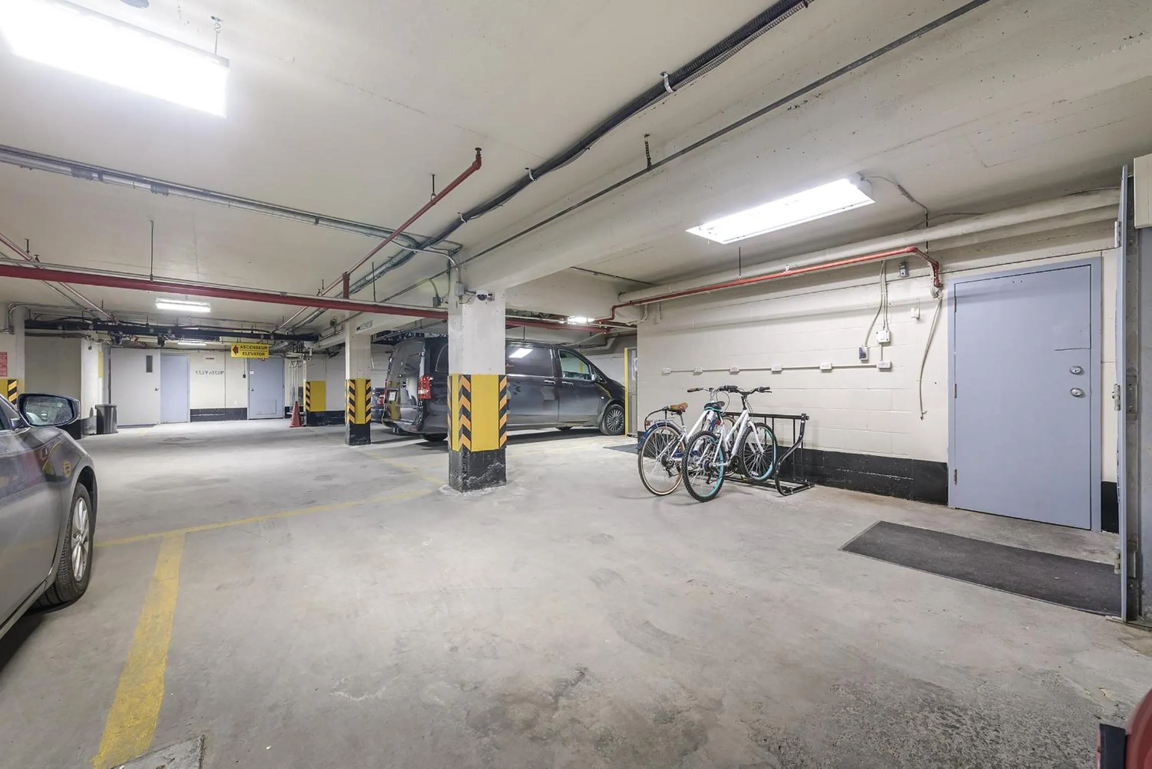 Cycling in Terrasse Royale Hotel