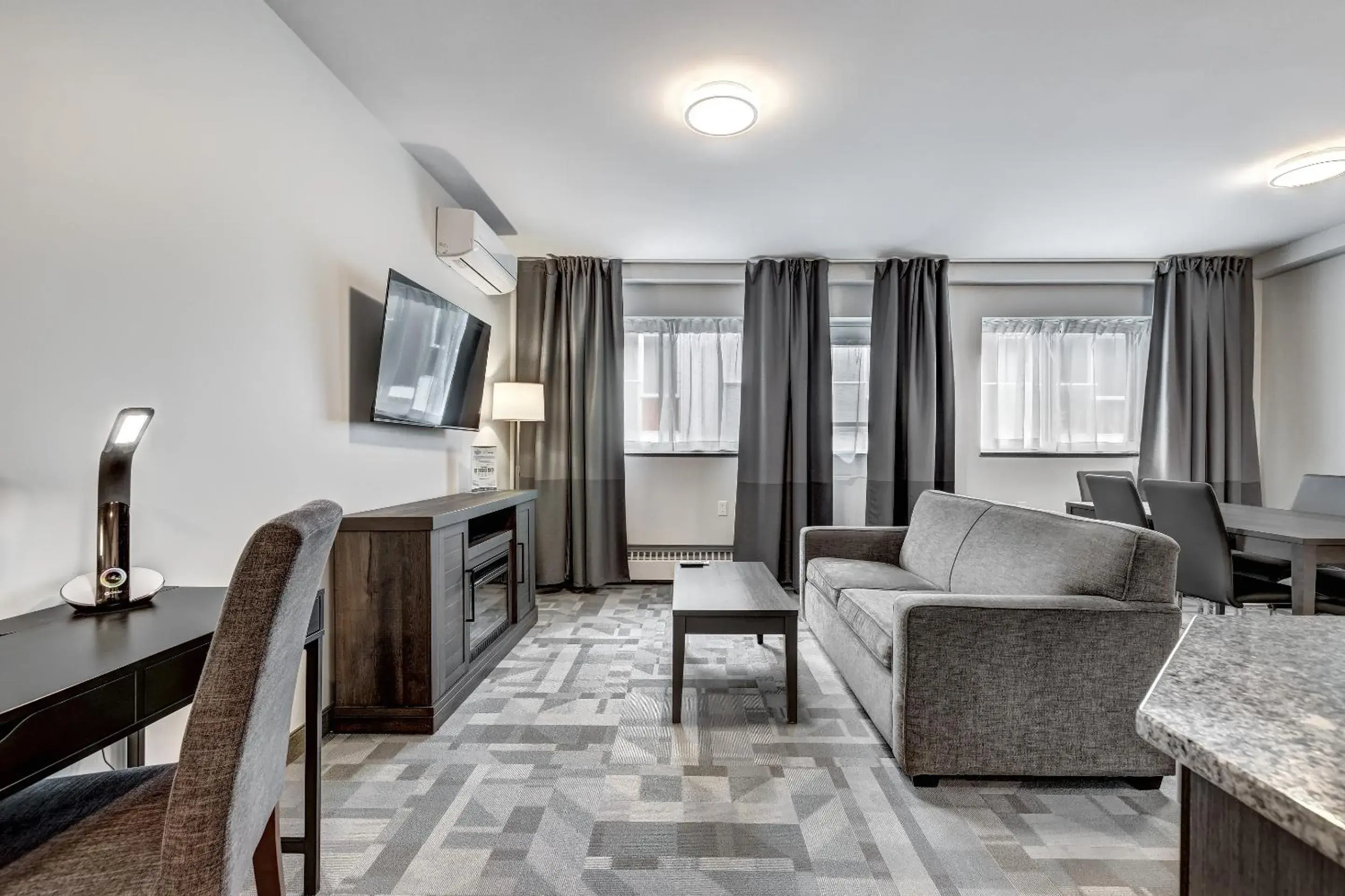 Two-Bedroom Suite in Terrasse Royale Hotel Two-Bedroom Suite in Terrasse Royale Hotel