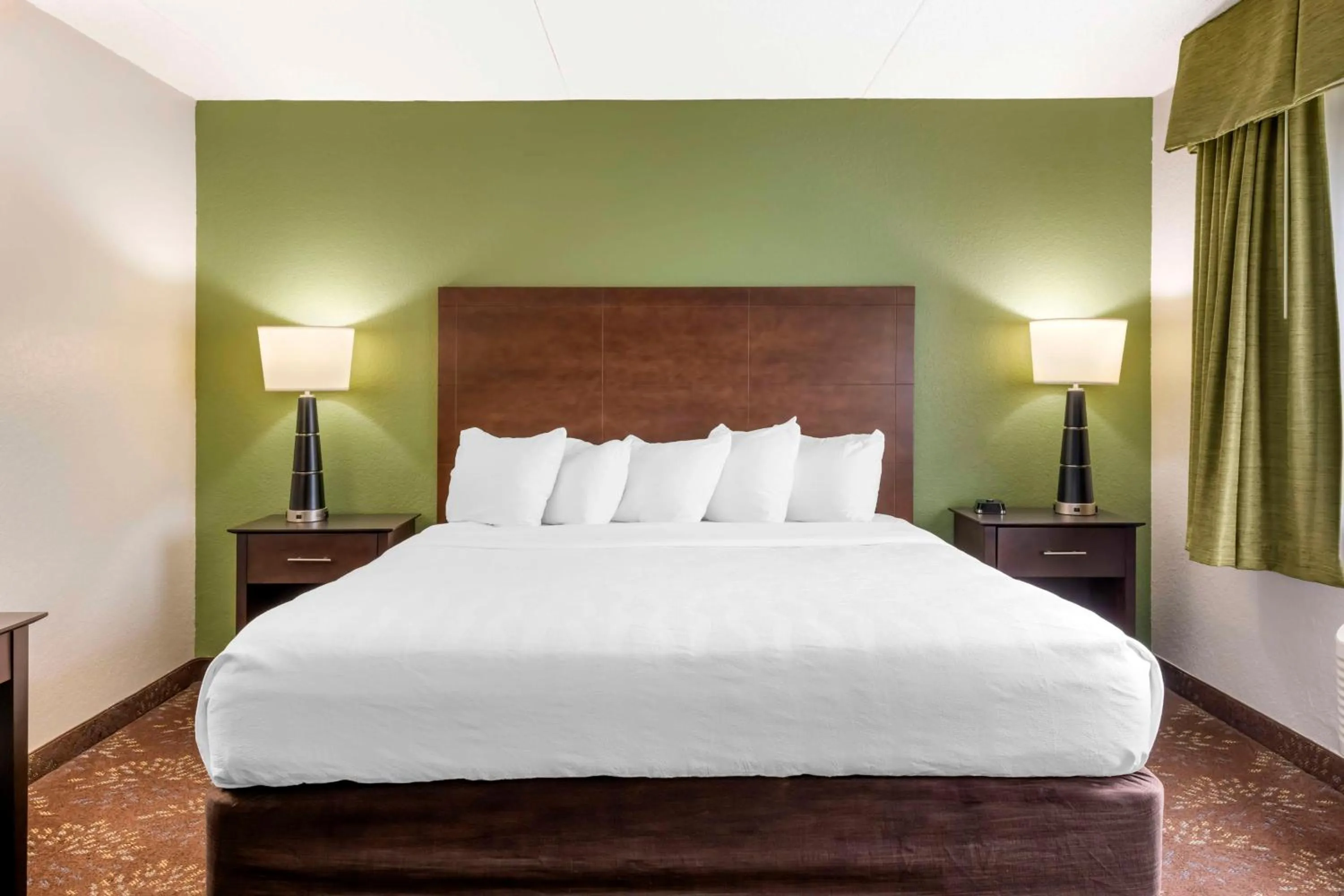 Bedroom, Bed in Best Western Plus New Ulm