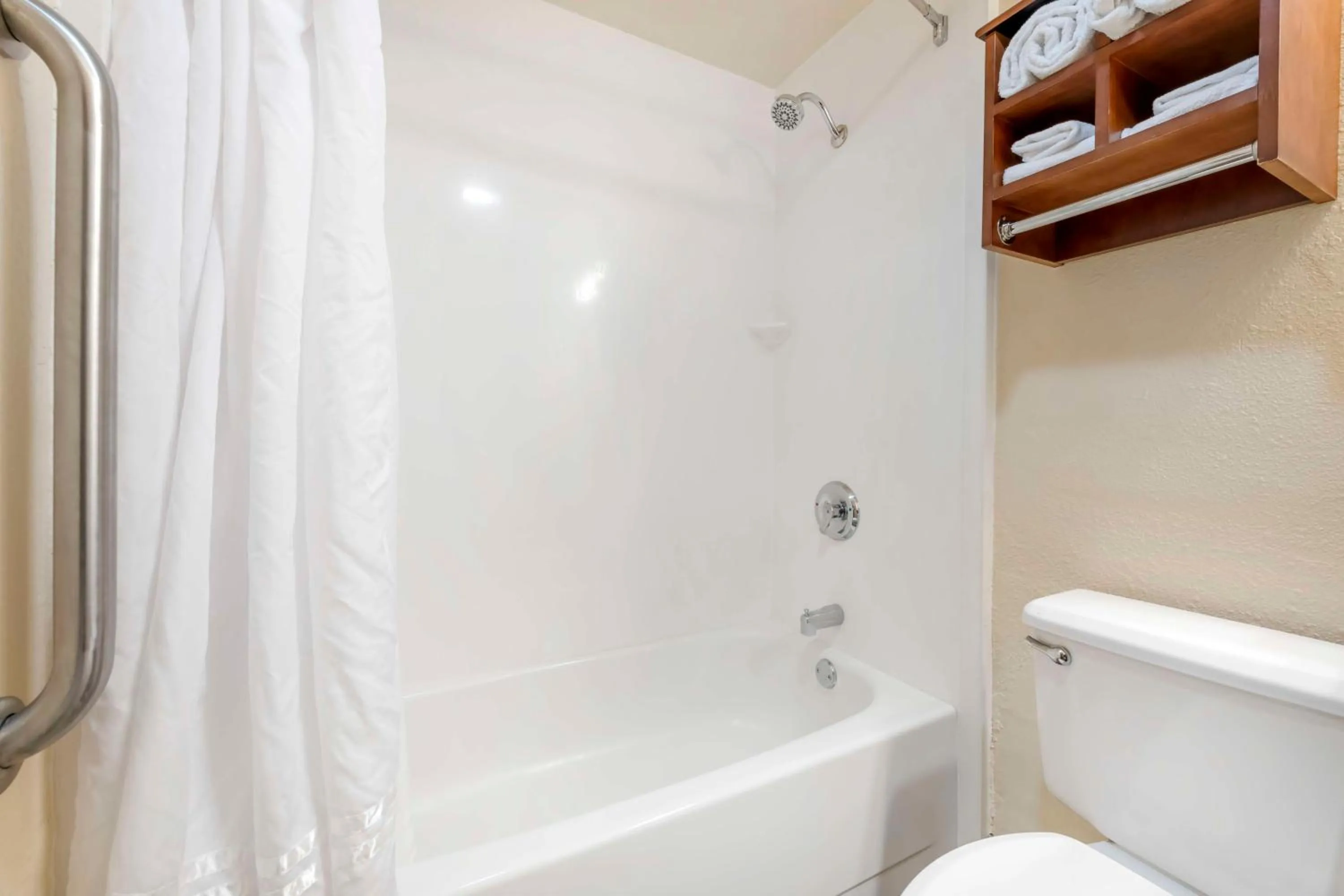 Bathroom in Best Western Plus New Ulm