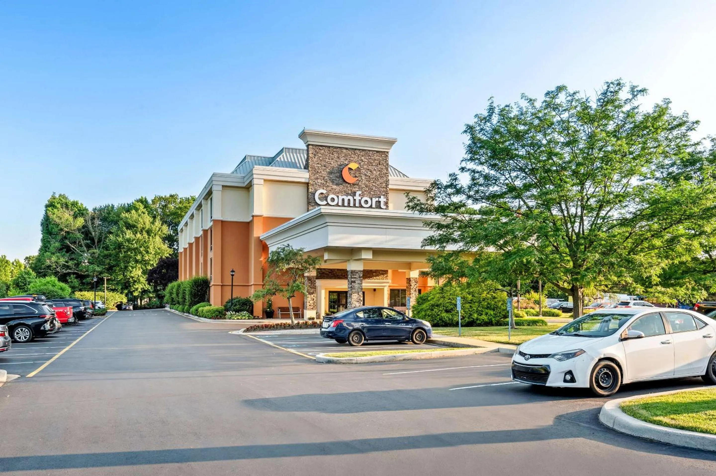 Property building in Comfort Inn & Suites Newark - Wilmington