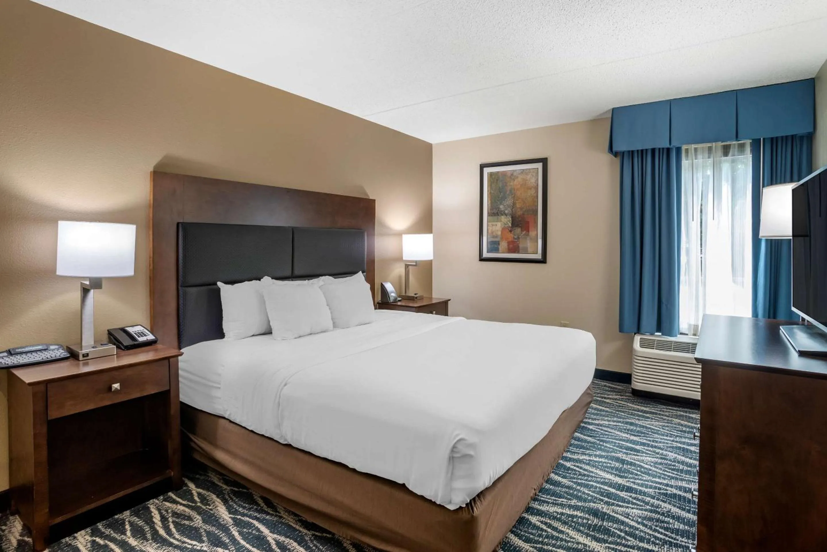Bedroom, Bed in Comfort Inn & Suites Newark - Wilmington