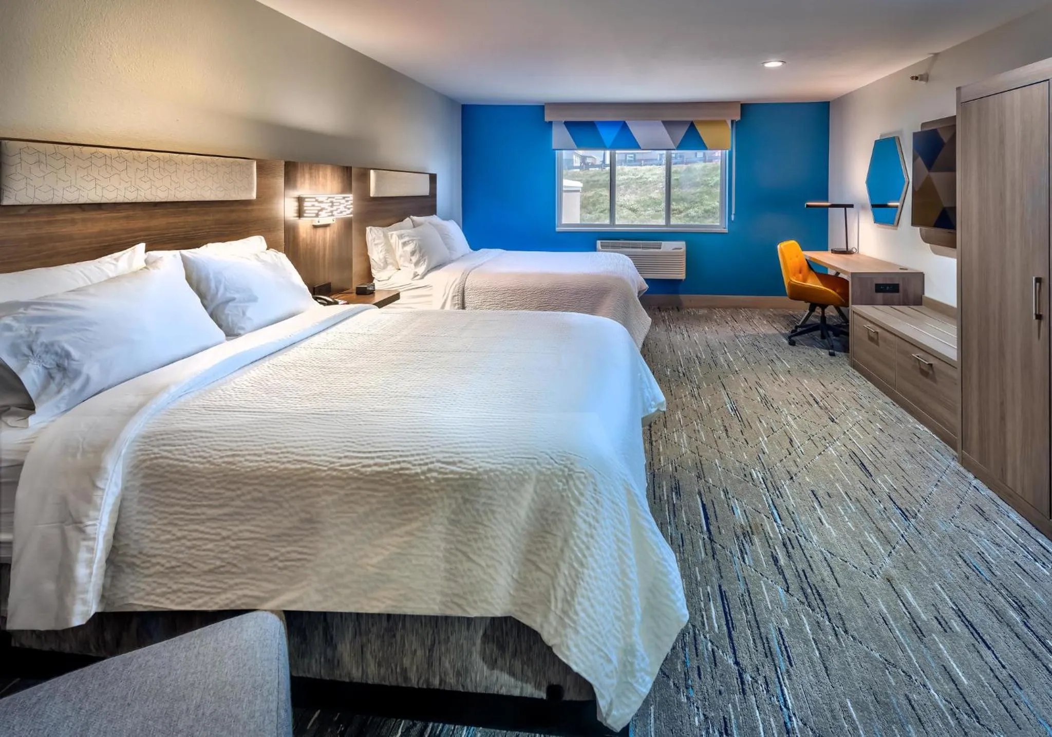 Photo of the whole room, Bed in Holiday Inn Express Winnemucca by IHG
