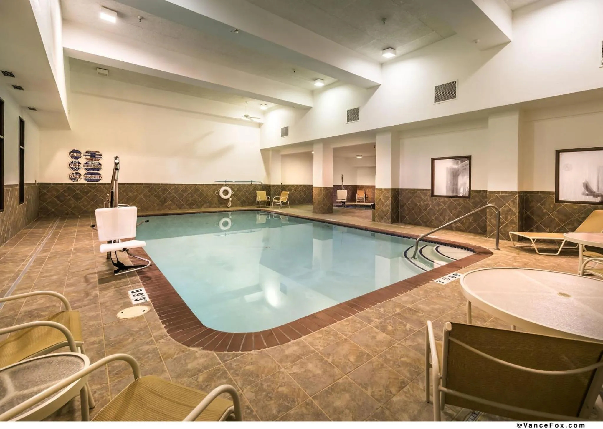 Swimming pool in Holiday Inn Express Winnemucca by IHG