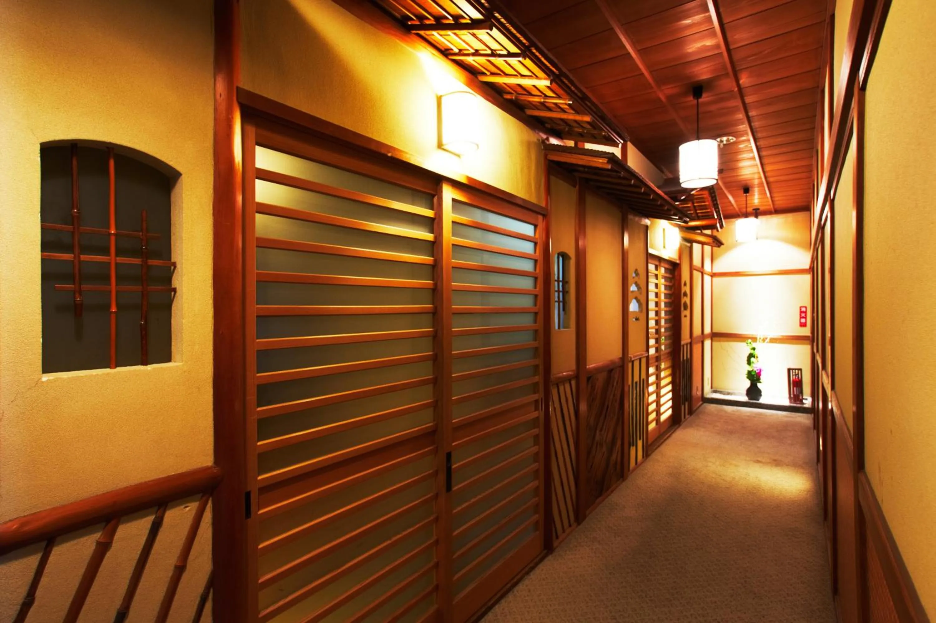 Area and facilities in Hamachiyokan