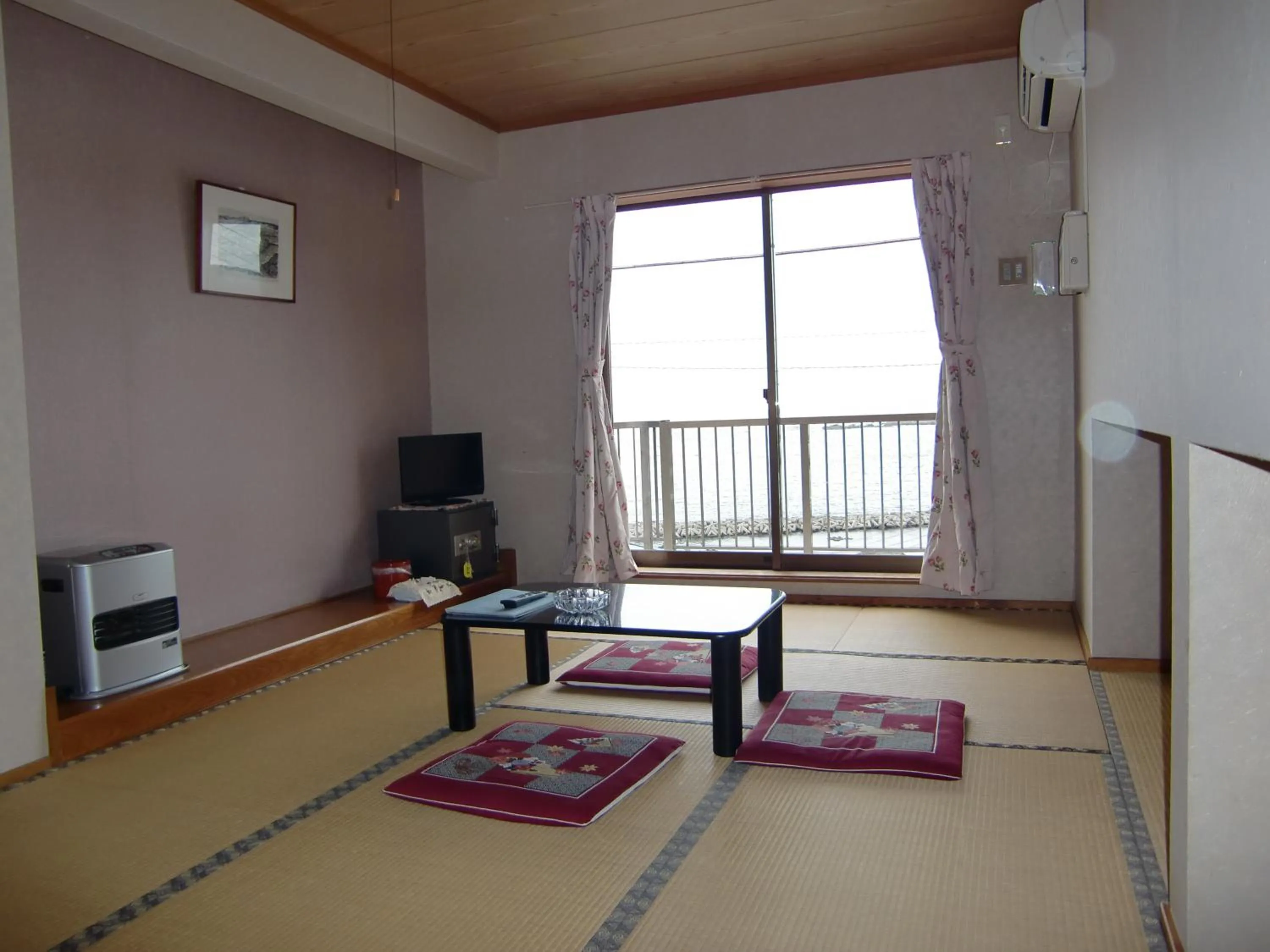 Photo of the whole room in Nanauraso