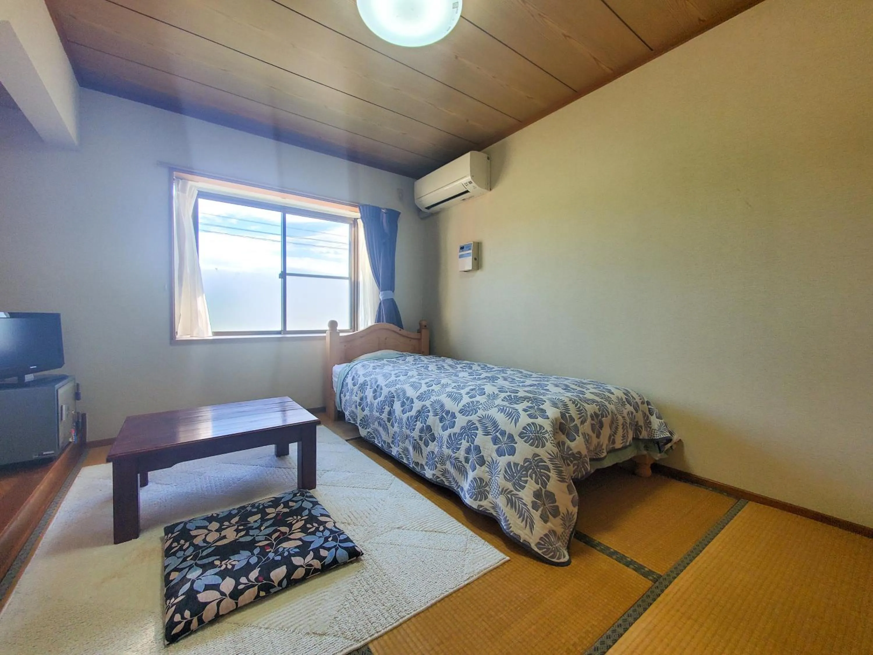 Photo of the whole room, Bed in Nanauraso