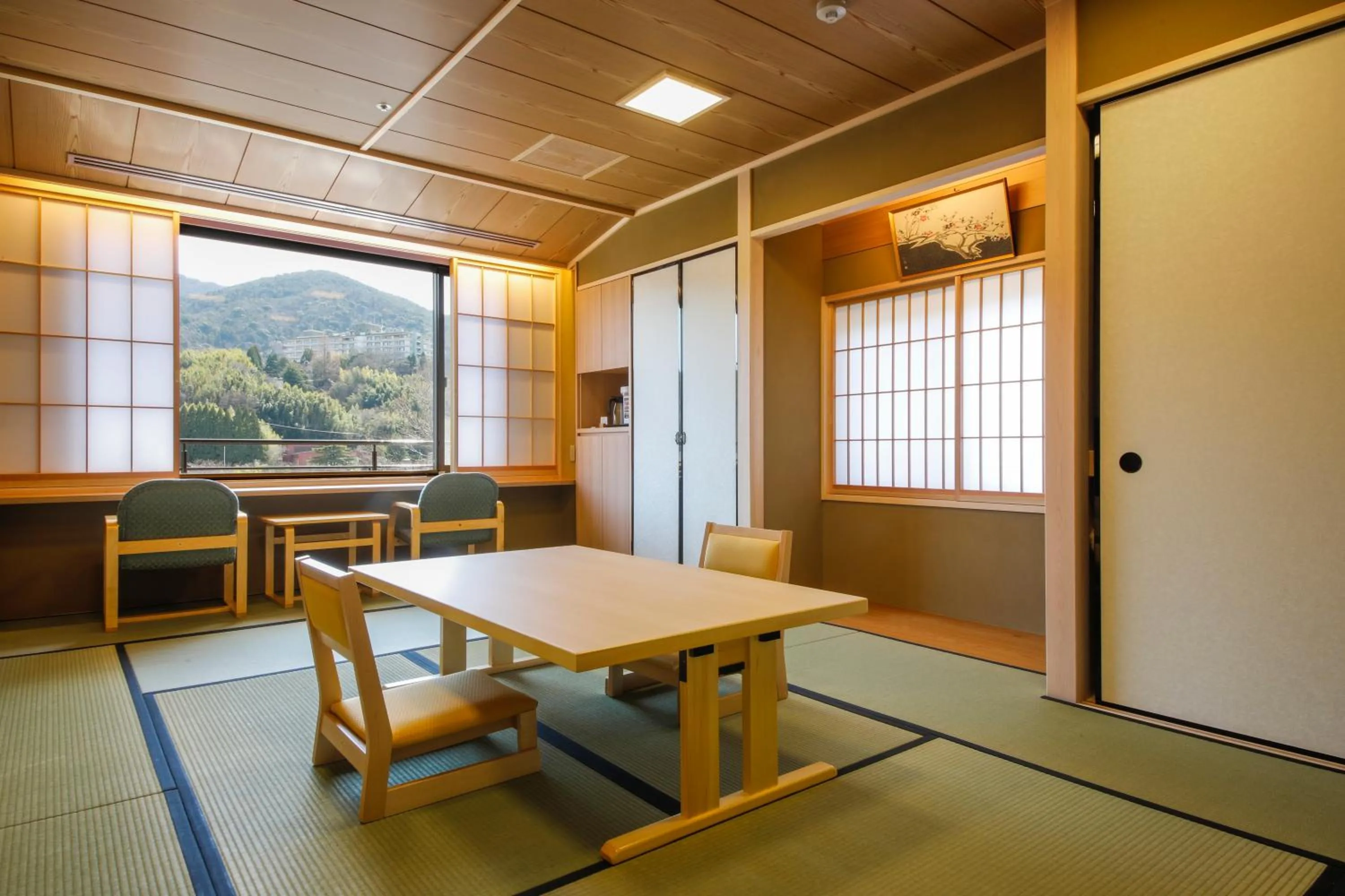 Mountain view in Ginsuisou Choraku