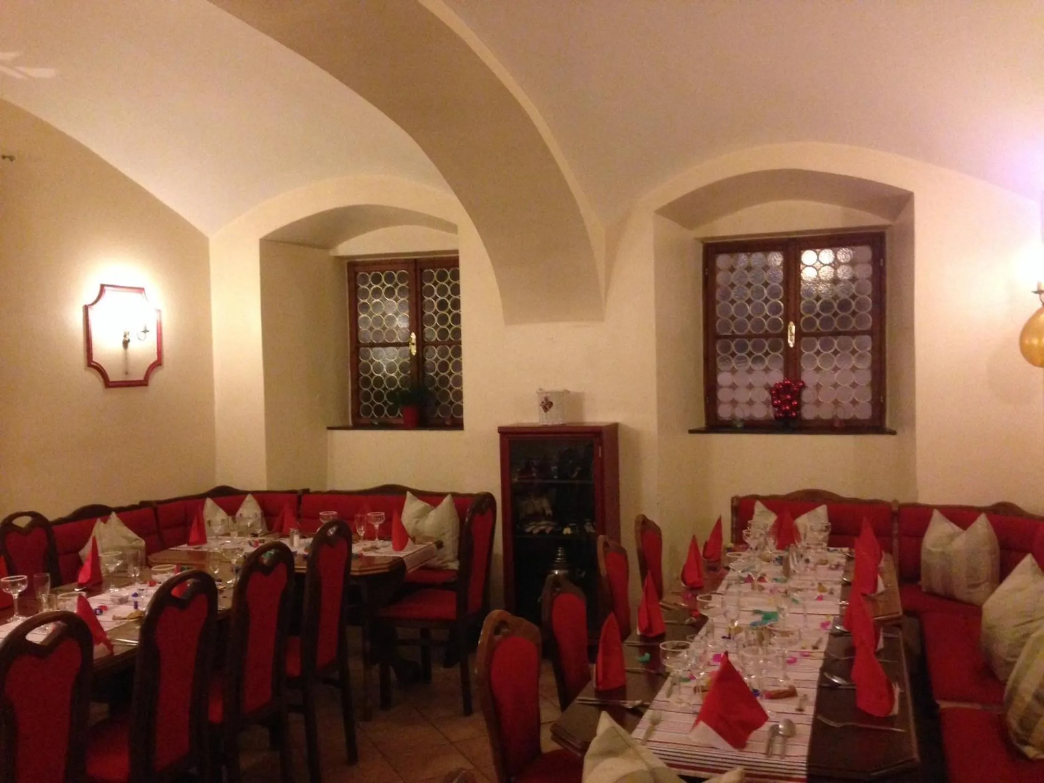 Restaurant/places to eat in Garni Hotel St Anna