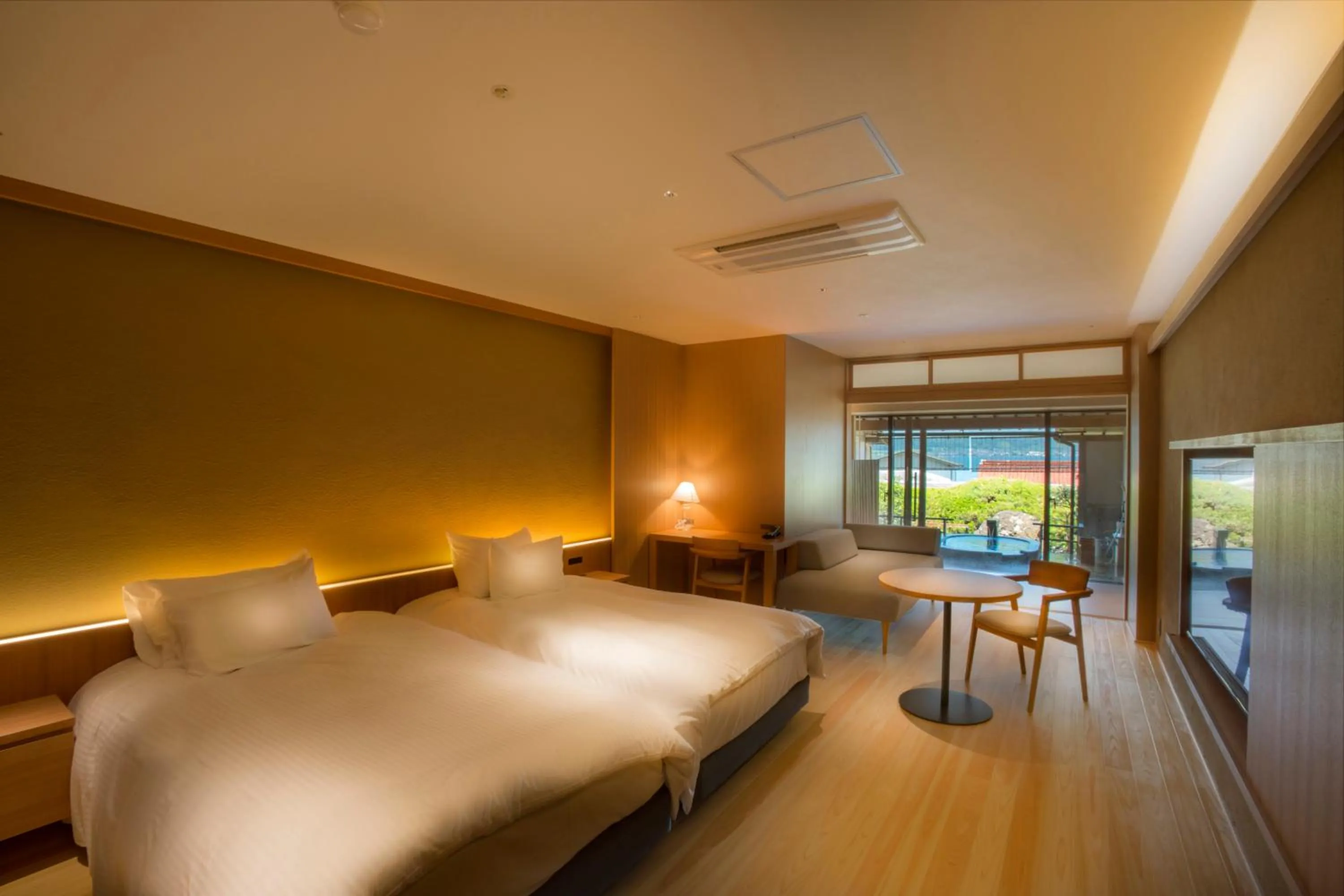 Garden, Bed in Hotel Kitanoya