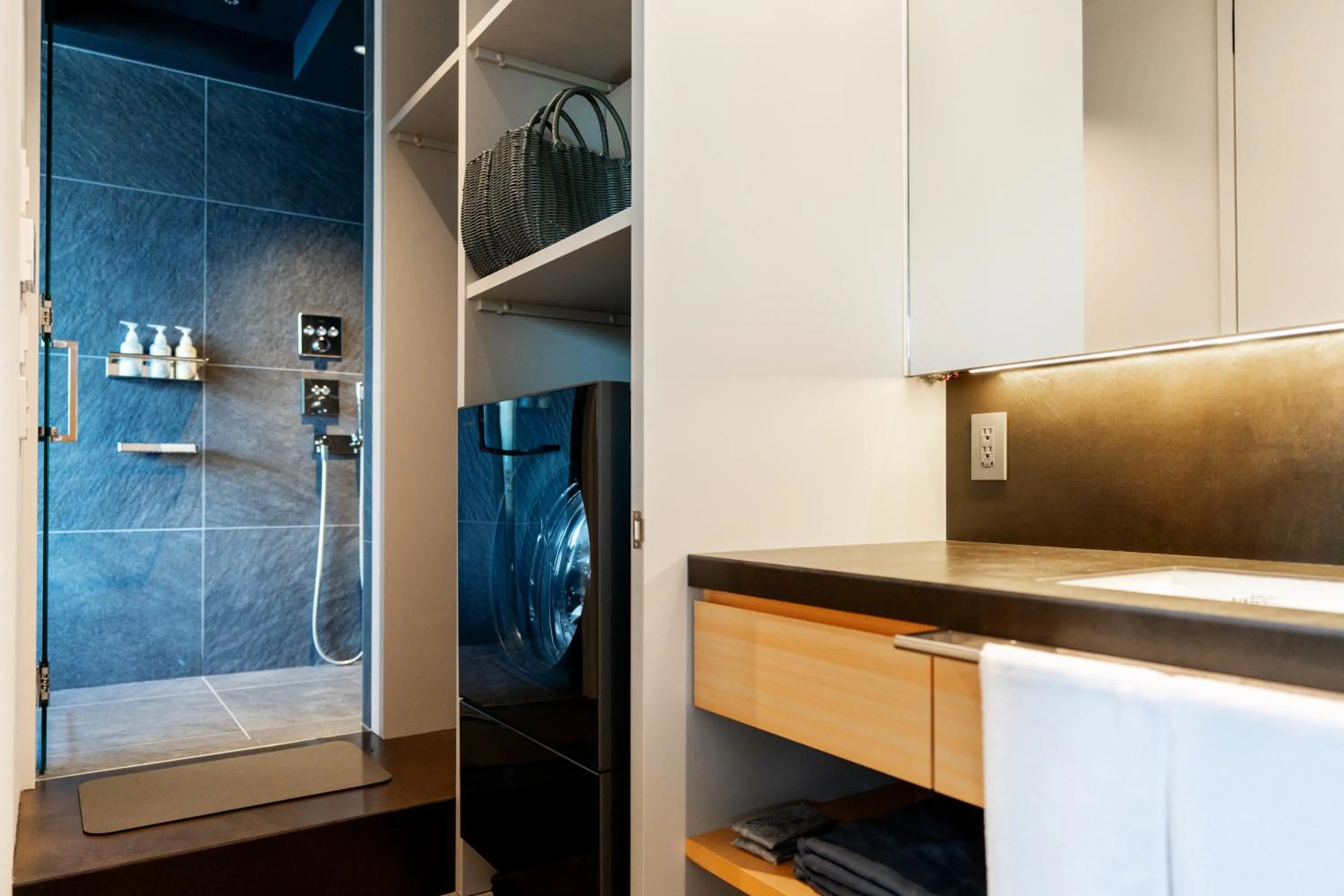 Shower in Hotel Kitanoya