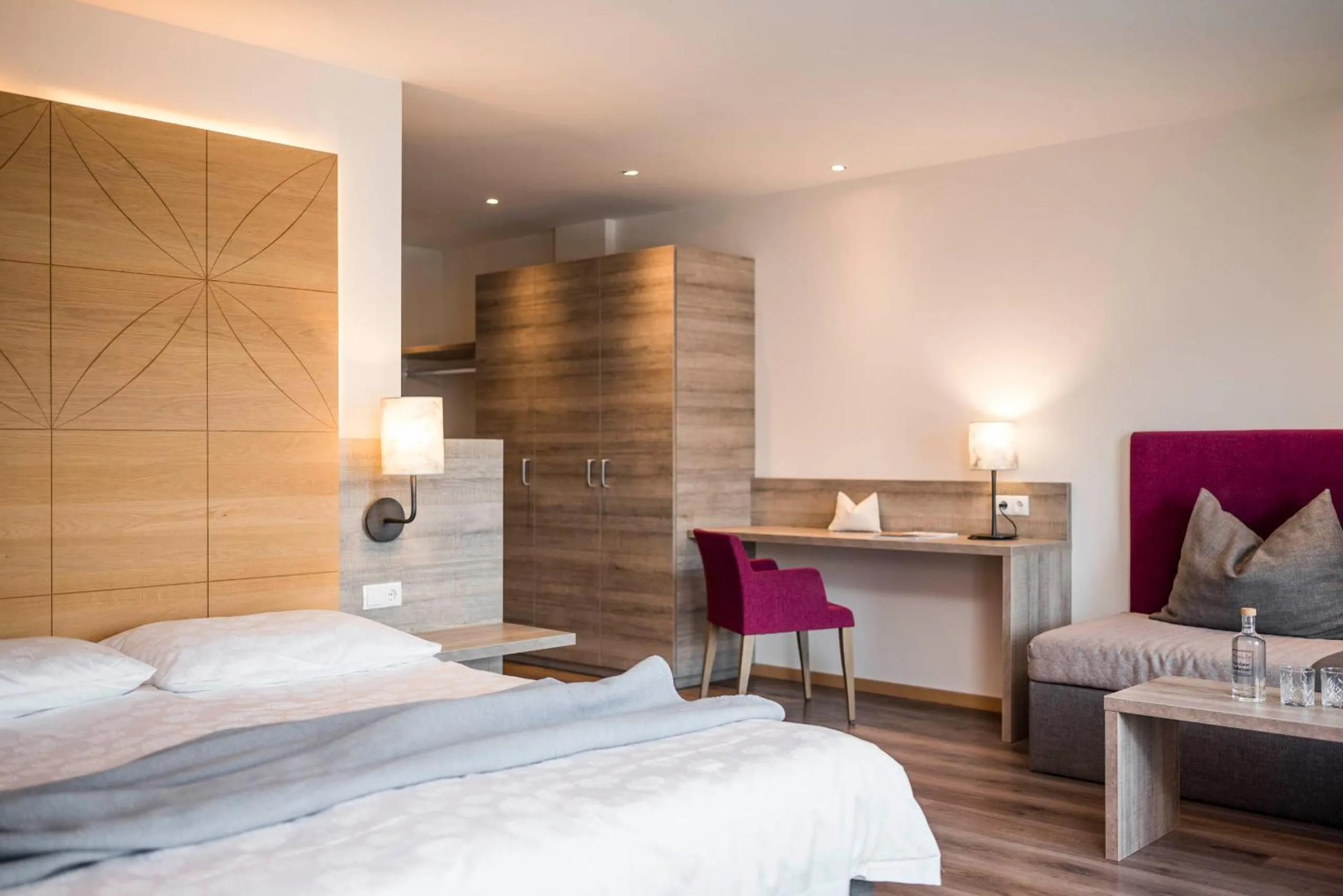 Photo of the whole room, Bed in Rösslwirt