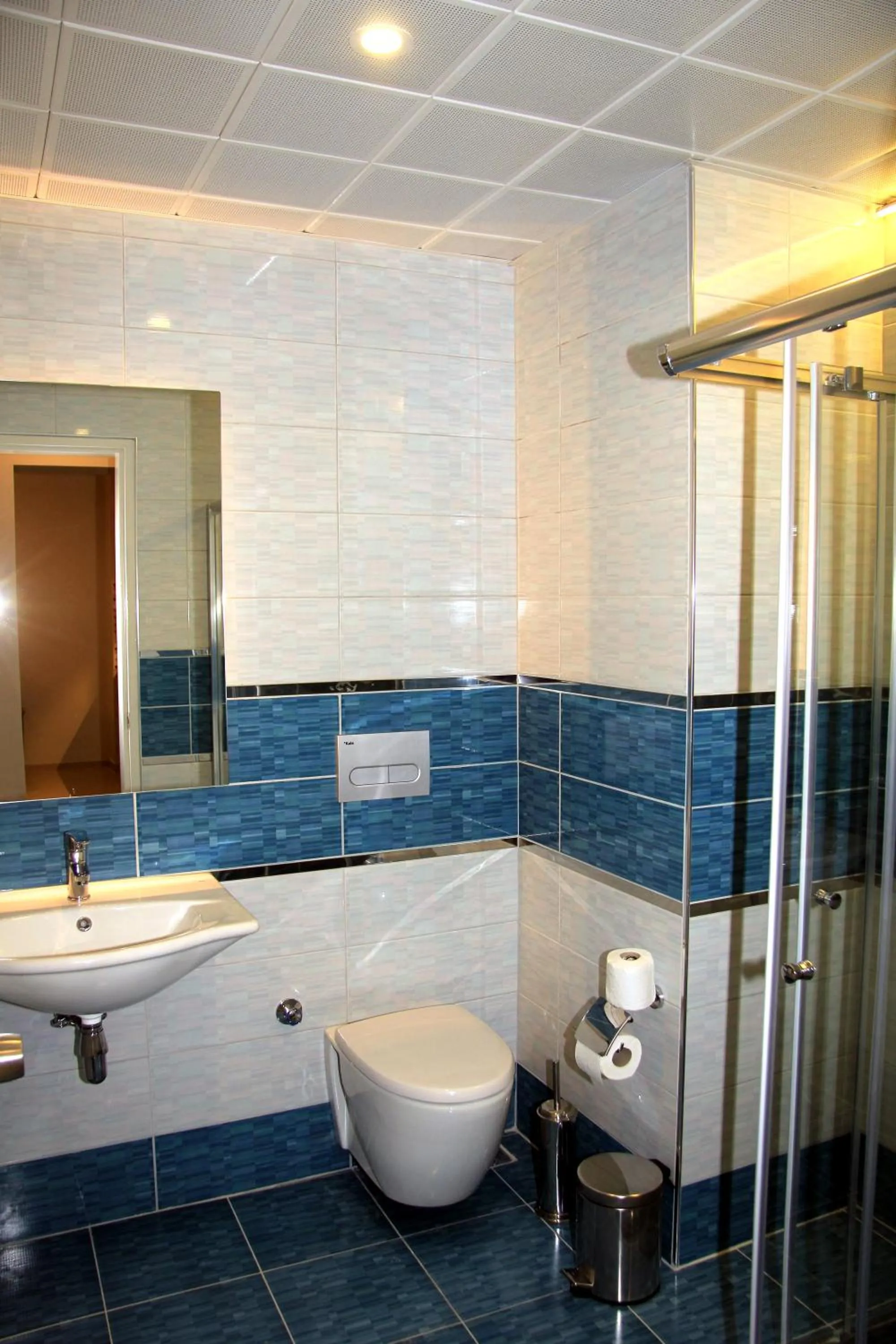 Shower in Ark Apart and Suite Hotel