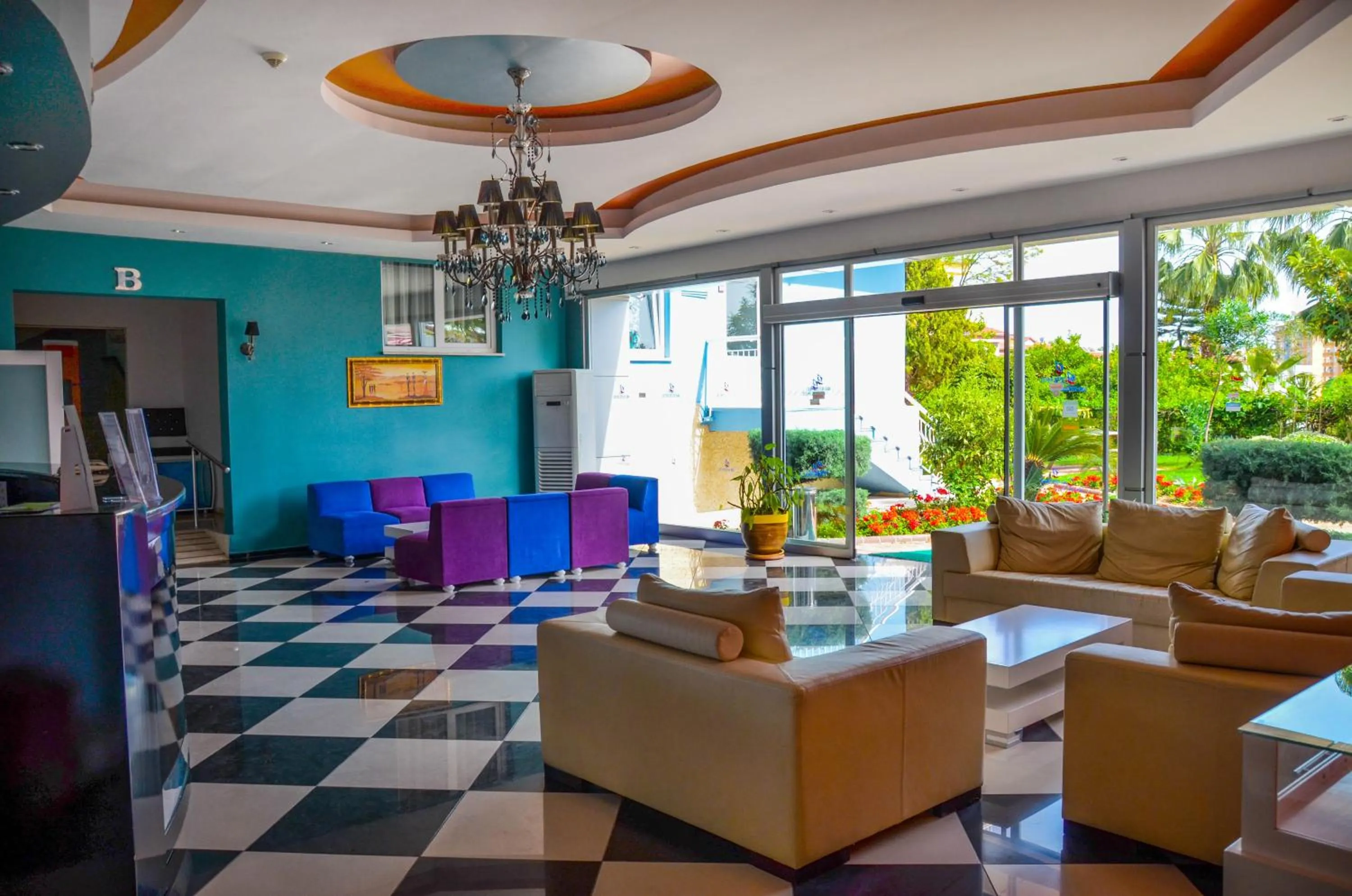 Lobby or reception in Ark Apart and Suite Hotel