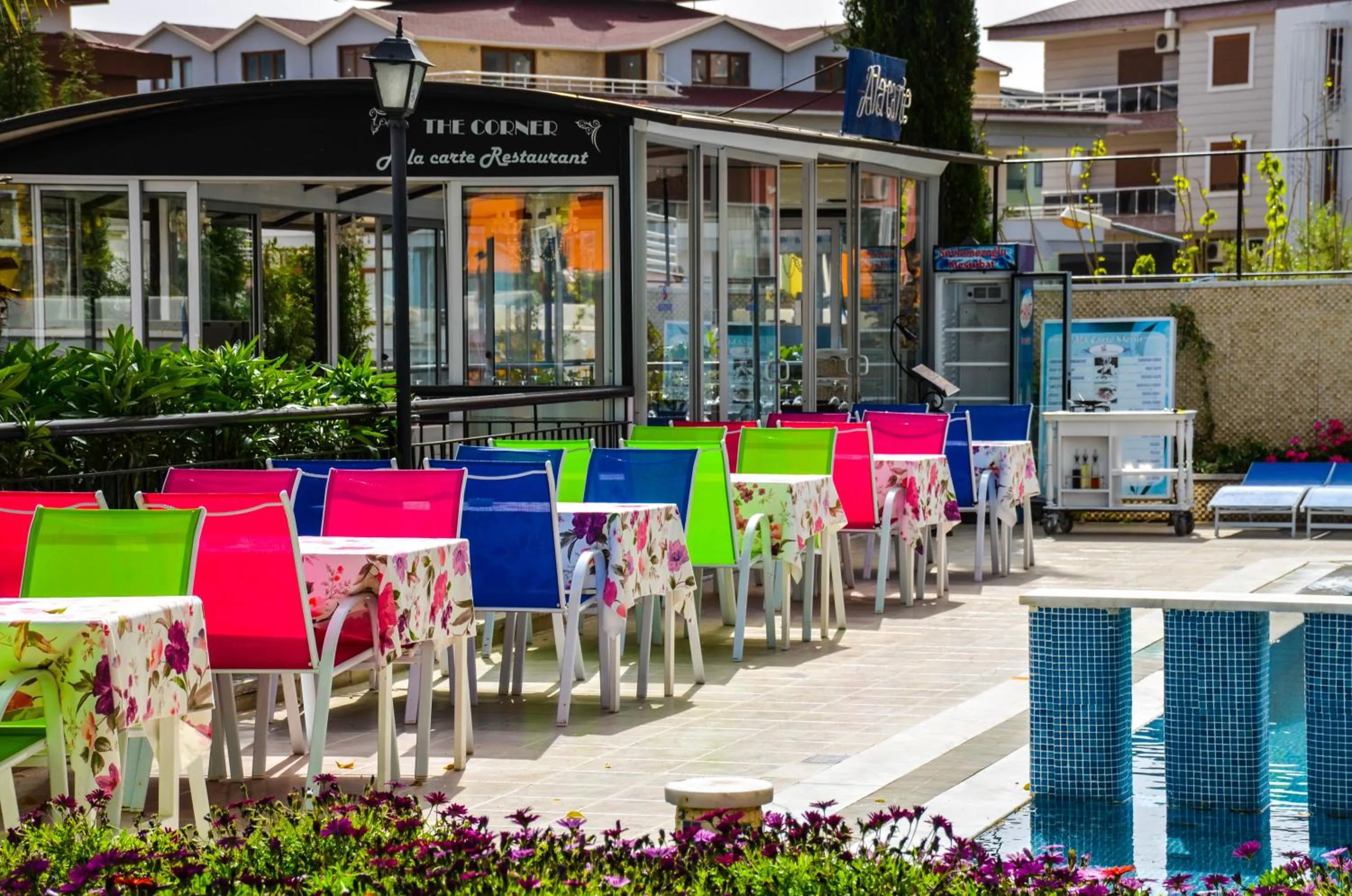 Restaurant/places to eat in Ark Apart and Suite Hotel