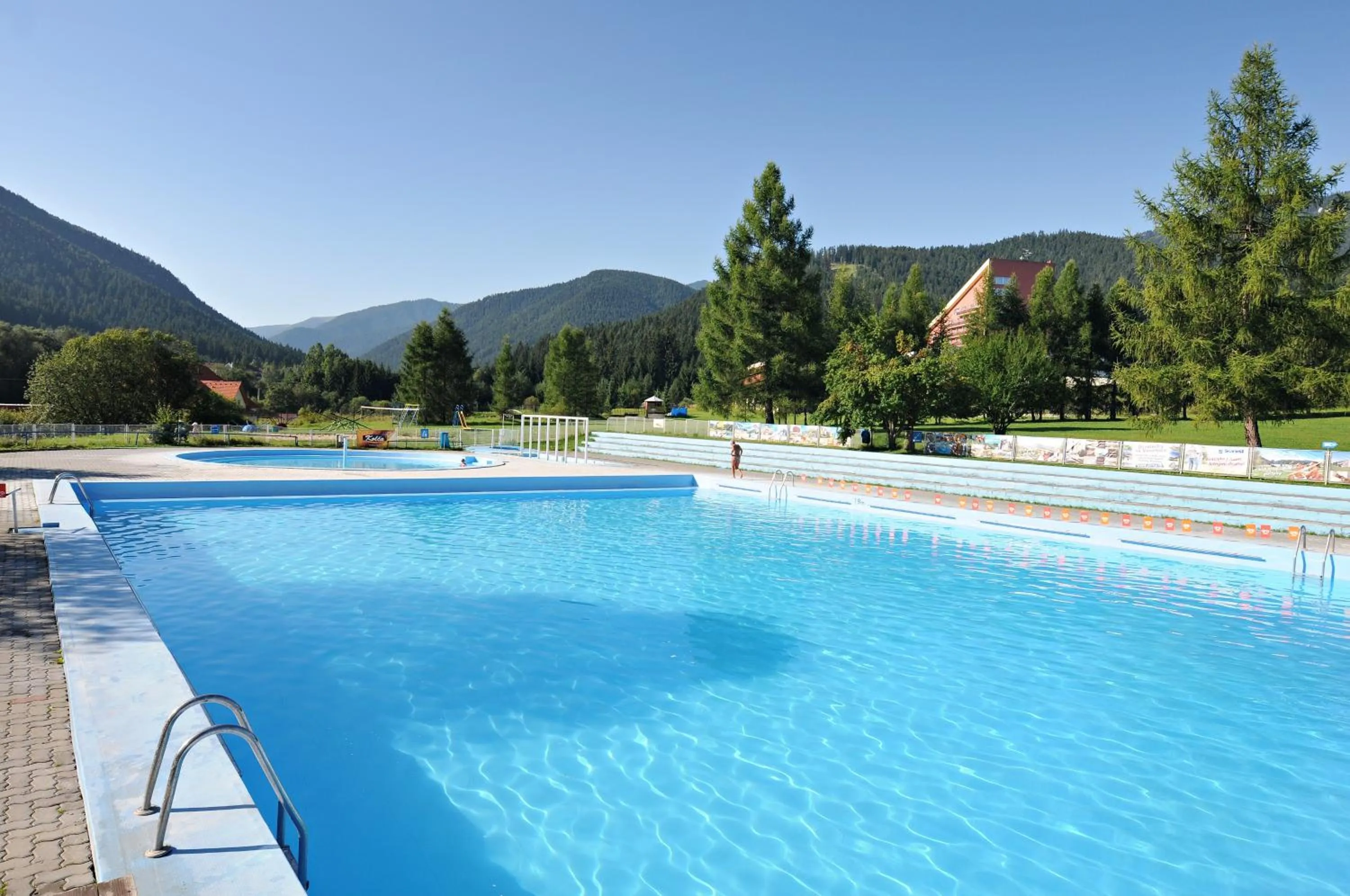 Swimming pool in Hotel SOREA MÁJ