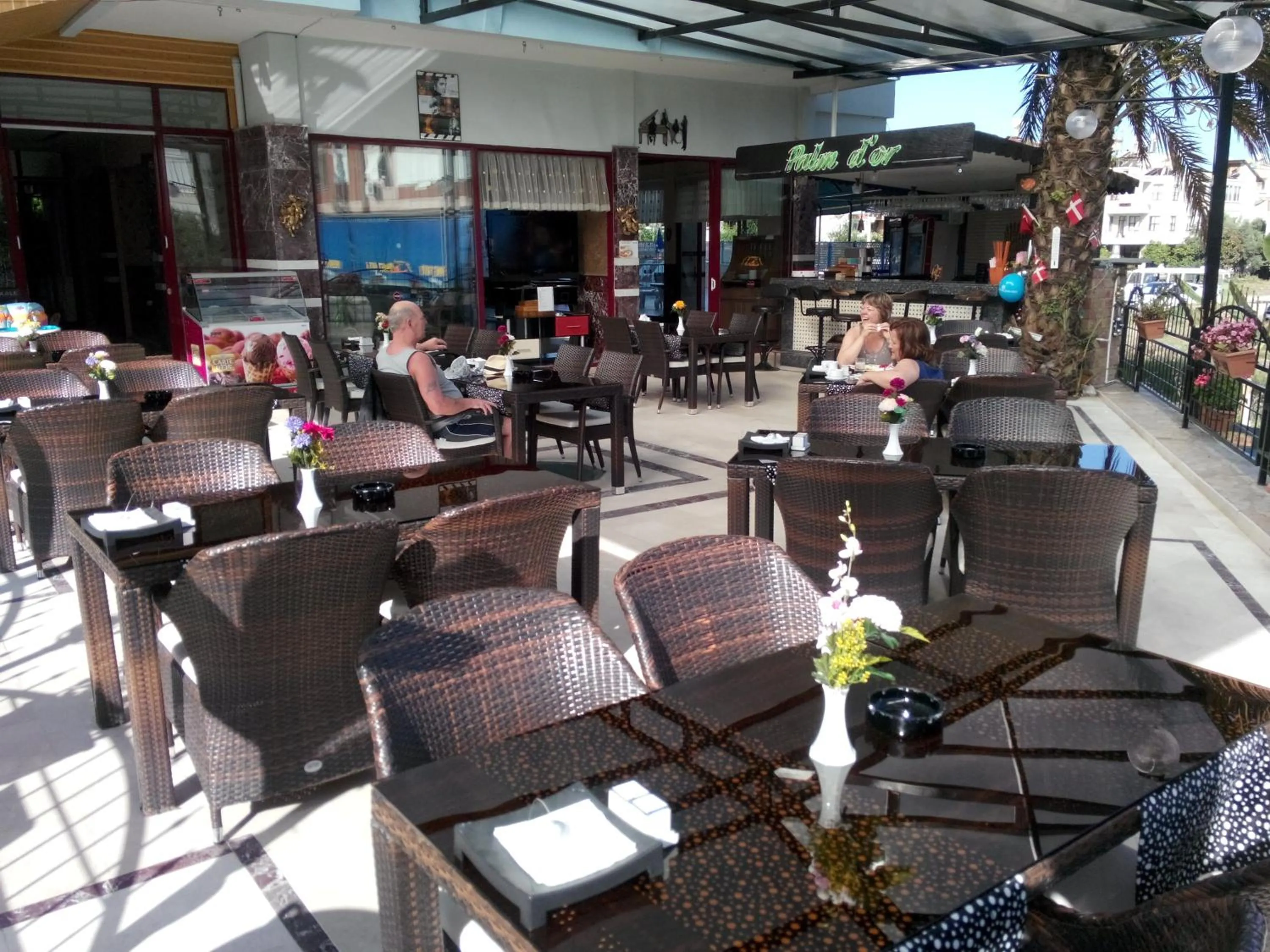 Restaurant/places to eat in Sailor Apart Hotel