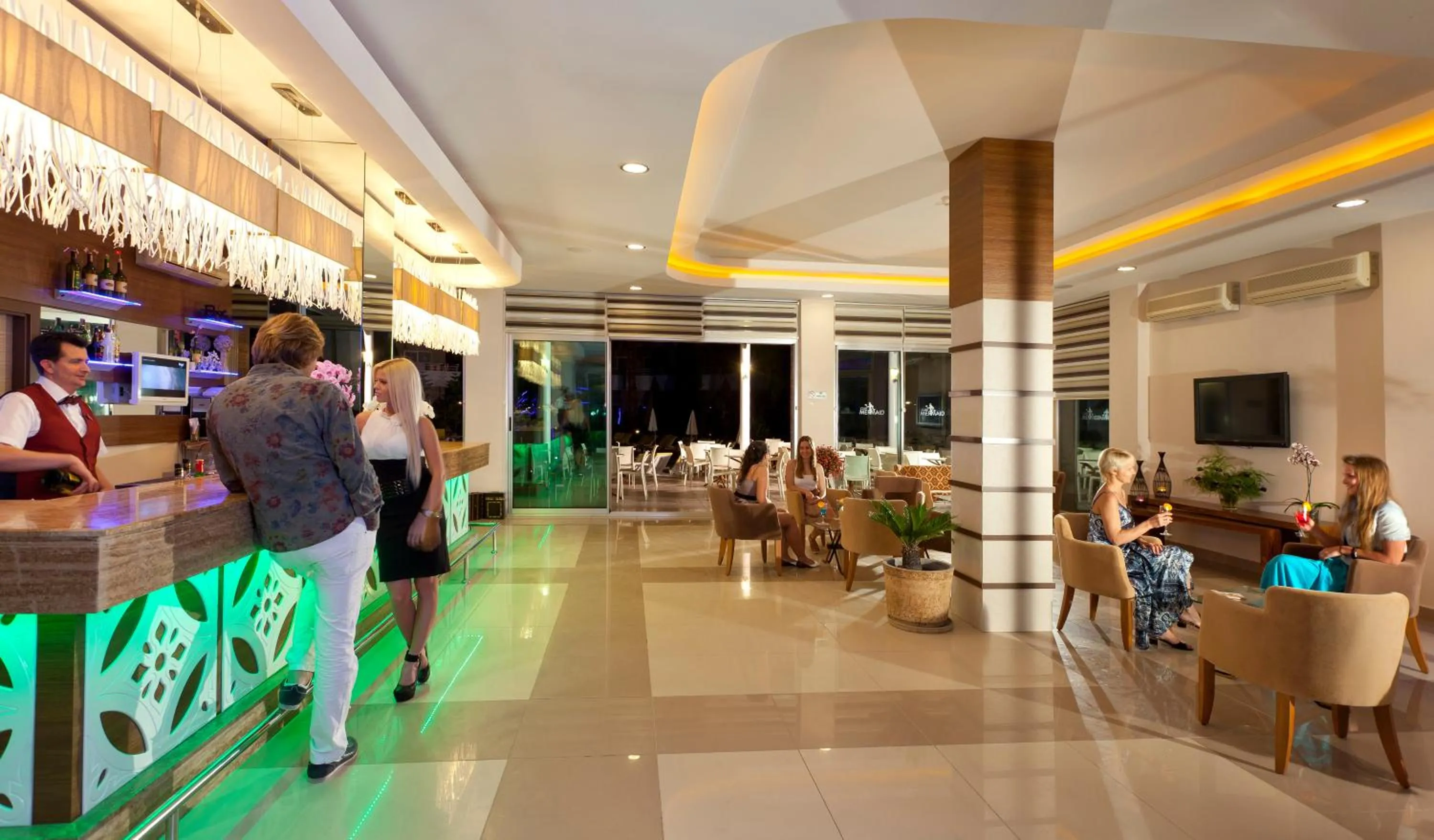 Restaurant/places to eat in Club Mermaid Village