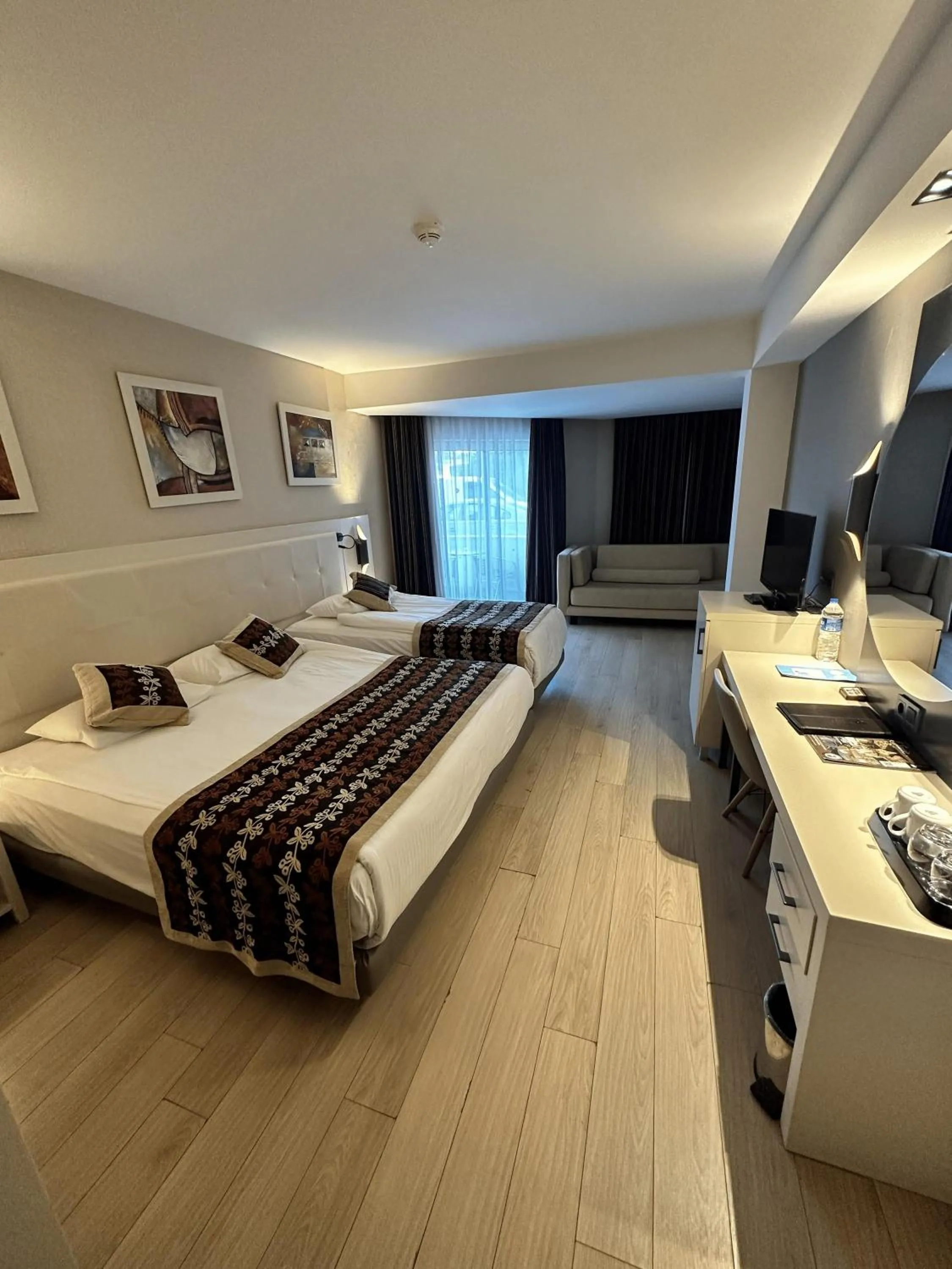 Photo of the whole room, Bed in Long Beach Alanya - Ultra All Inclusive