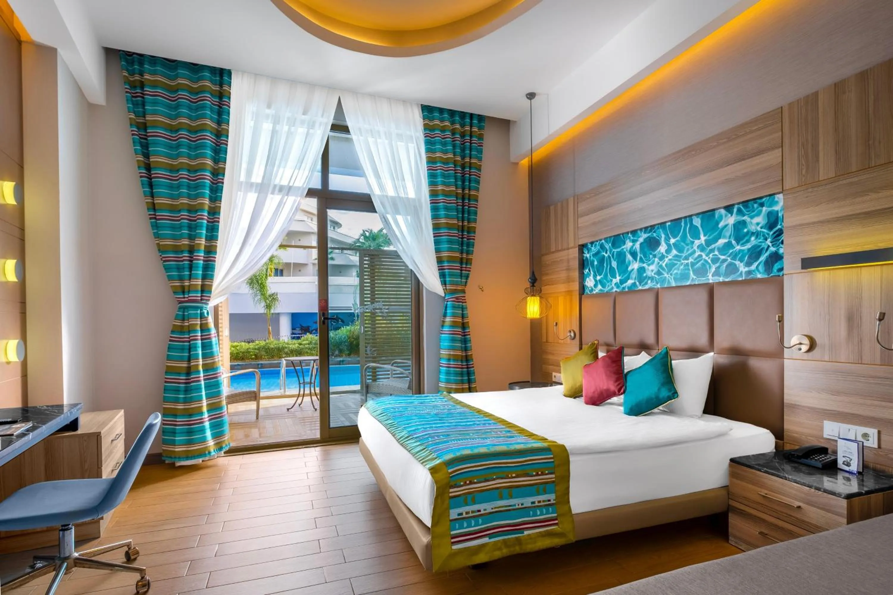 Photo of the whole room, Bed in Long Beach Alanya - Ultra All Inclusive